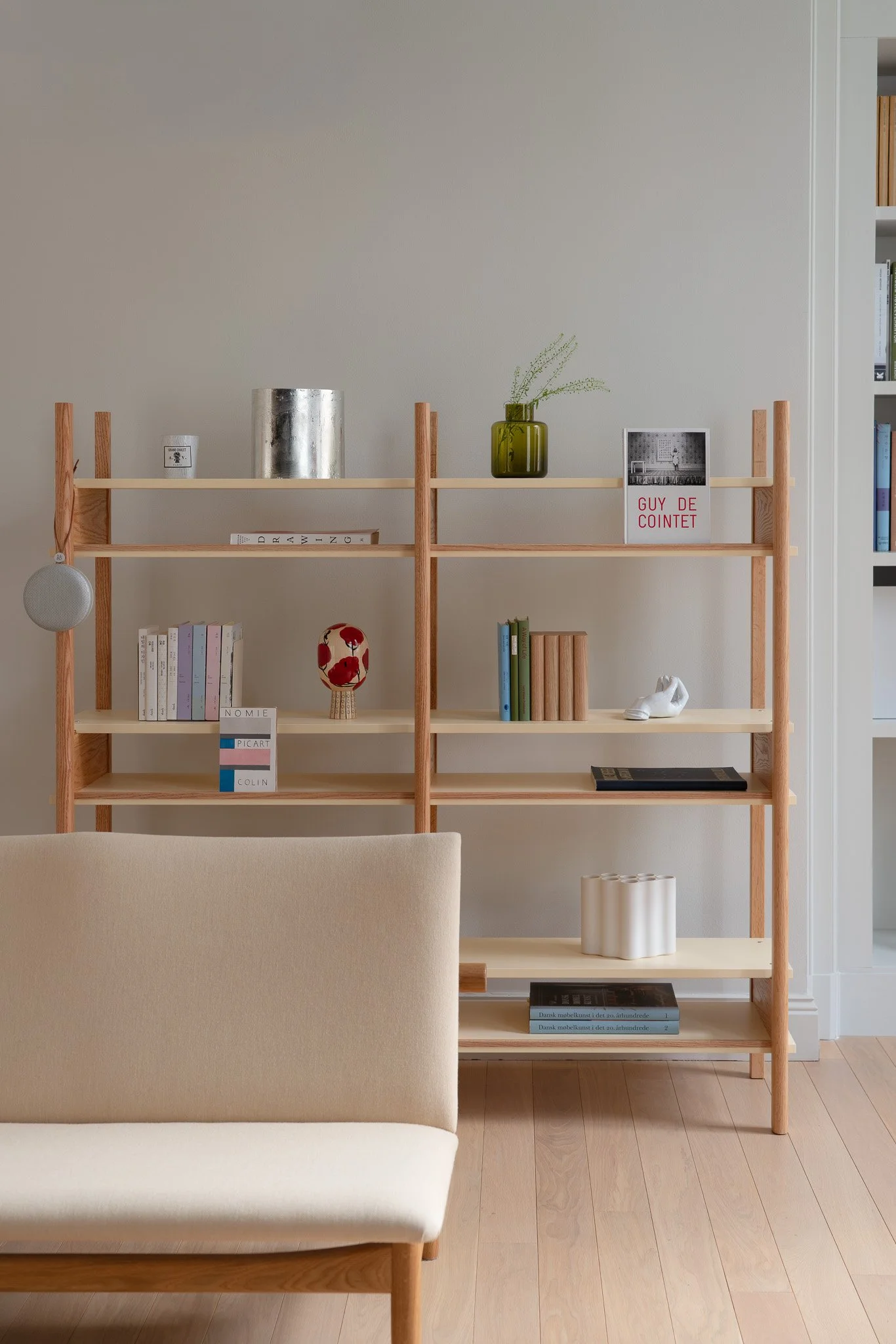kunsik-railshelf-2bay-low-stockholm-22.jpg