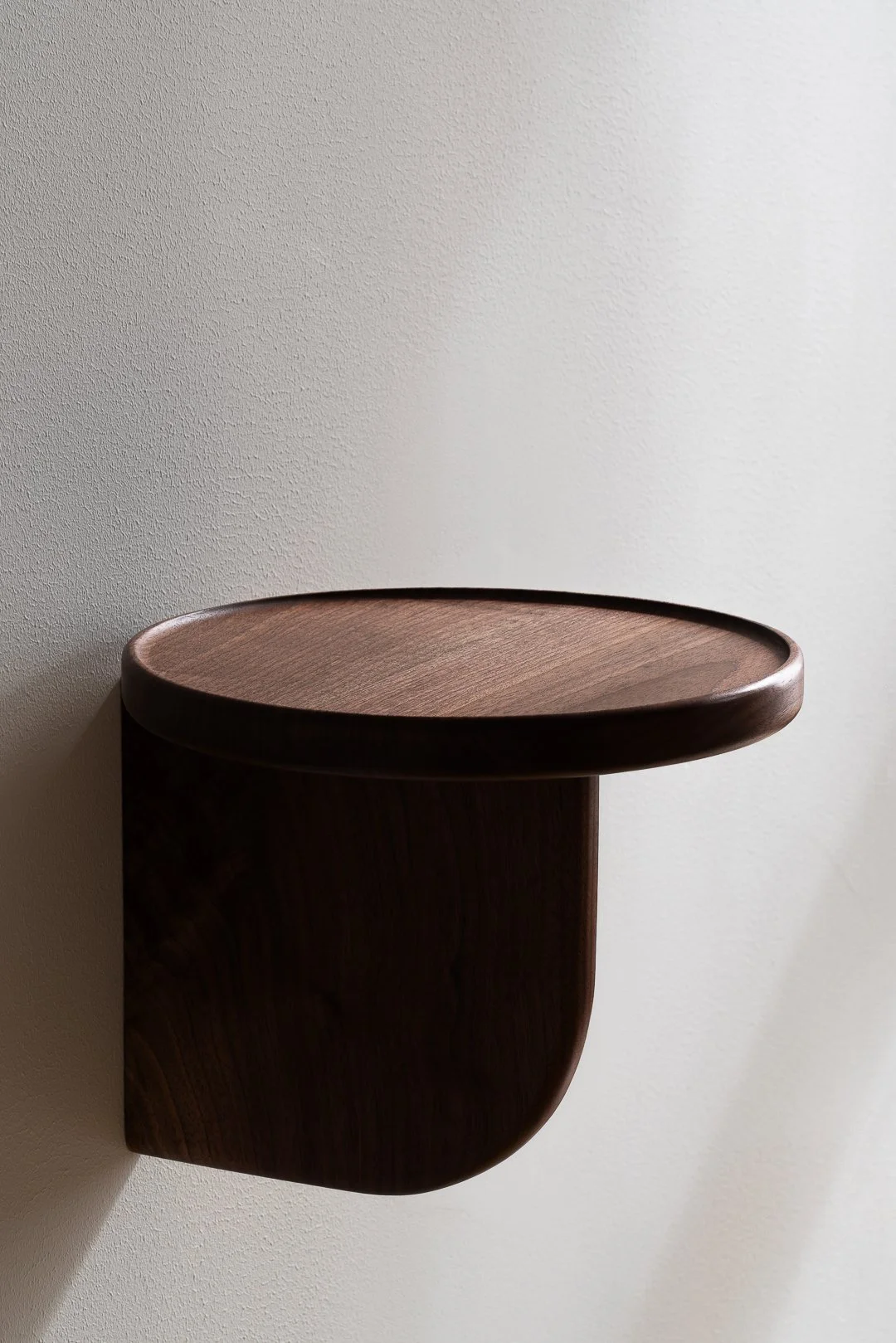 kunsik - Shelf Number - walnut - 1.jpg