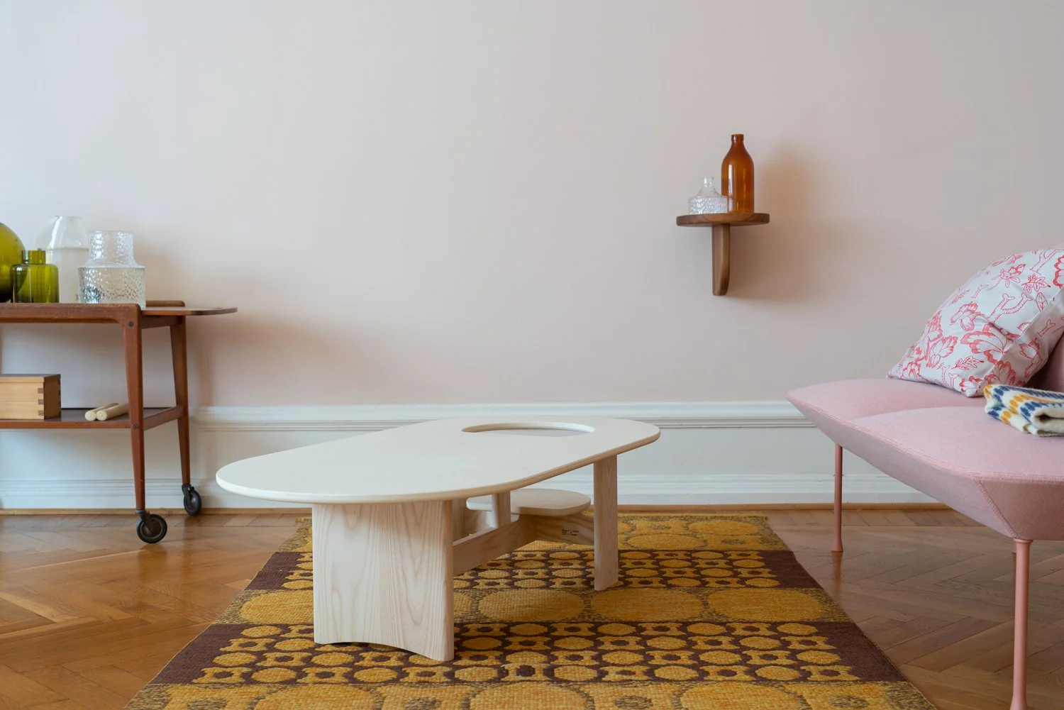 Kunsik - Kangaroo Table - home - 1.jpg