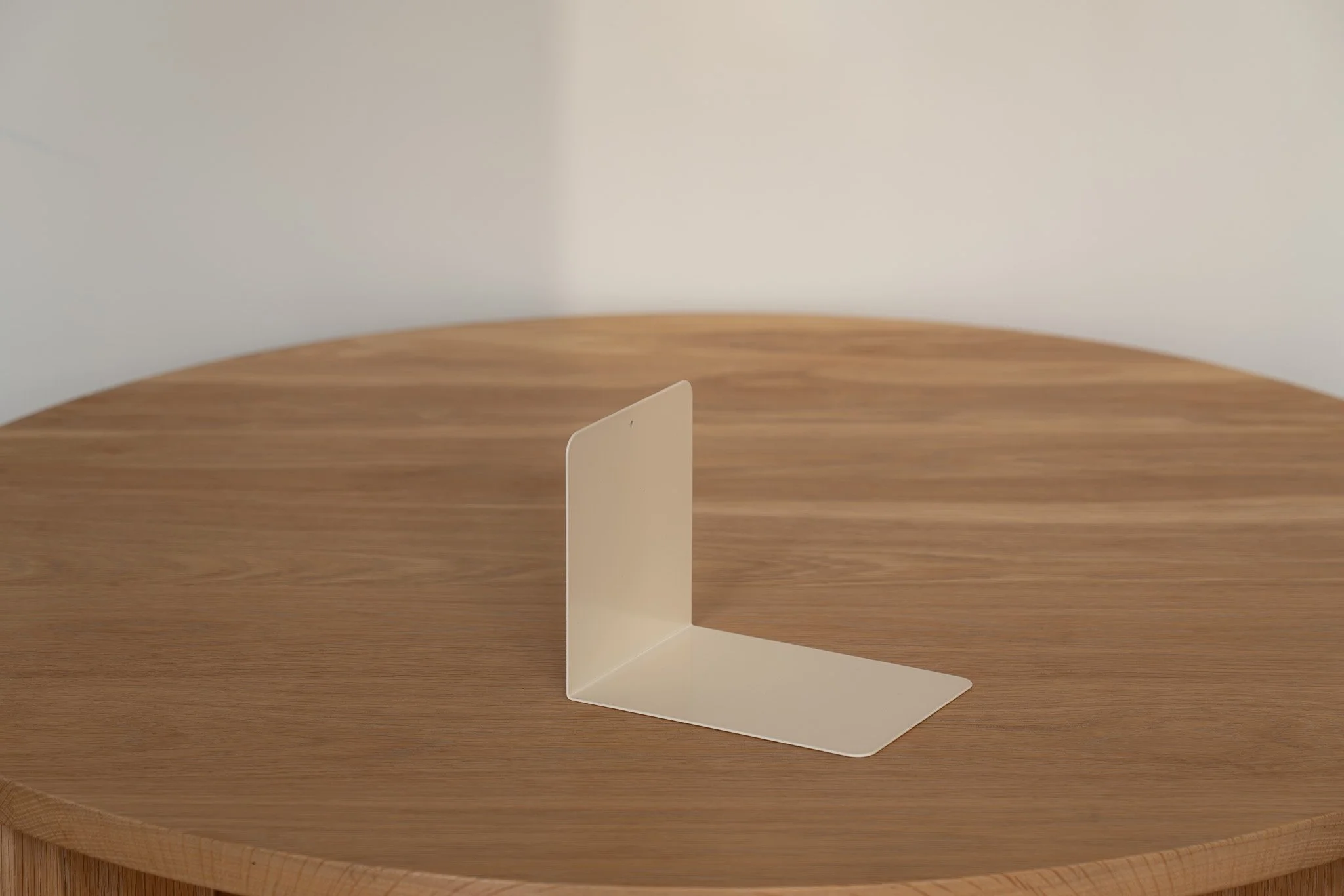 kunsik-railshelf-bookend-2.jpg