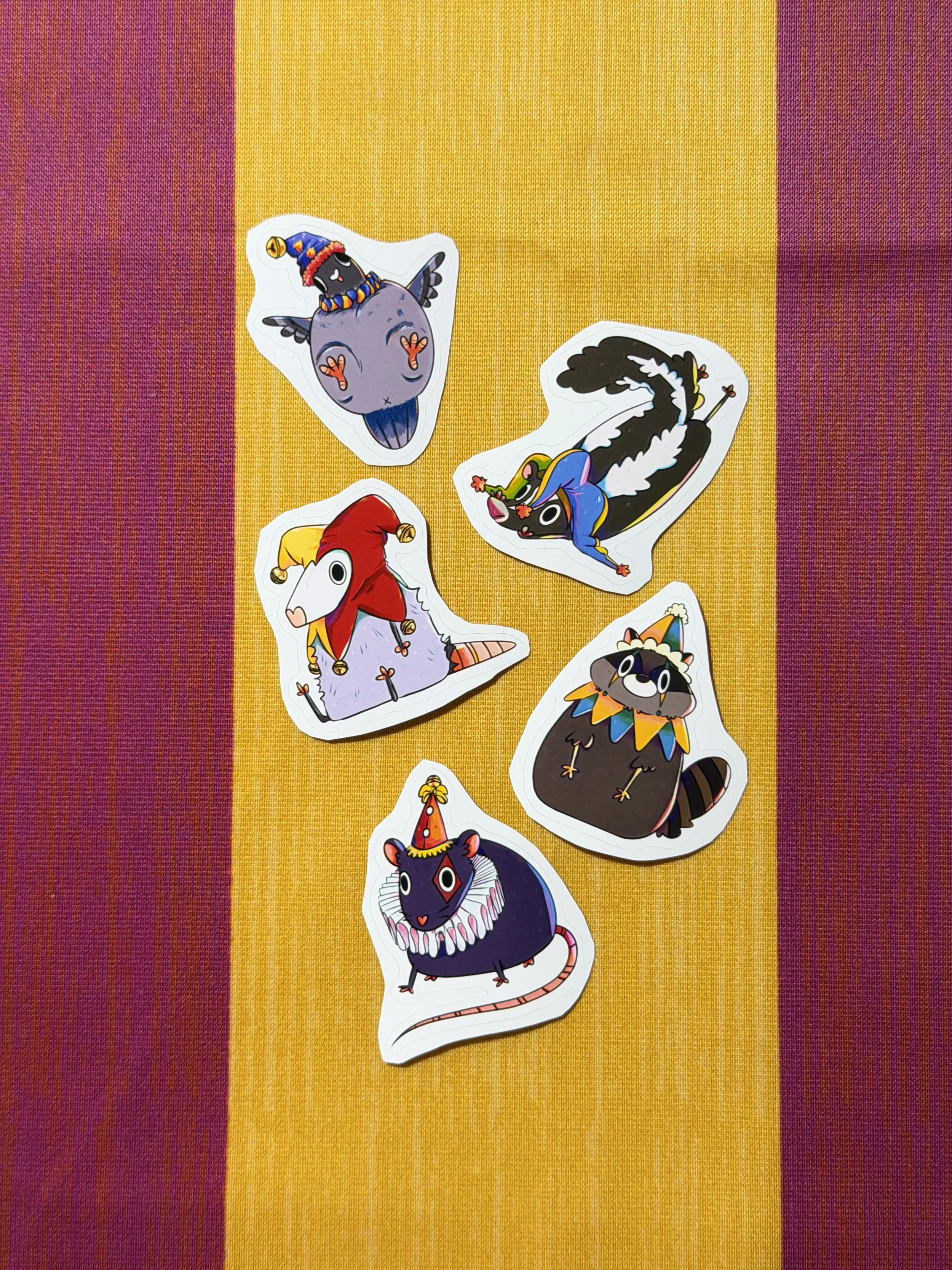 clown critters [STICKER]