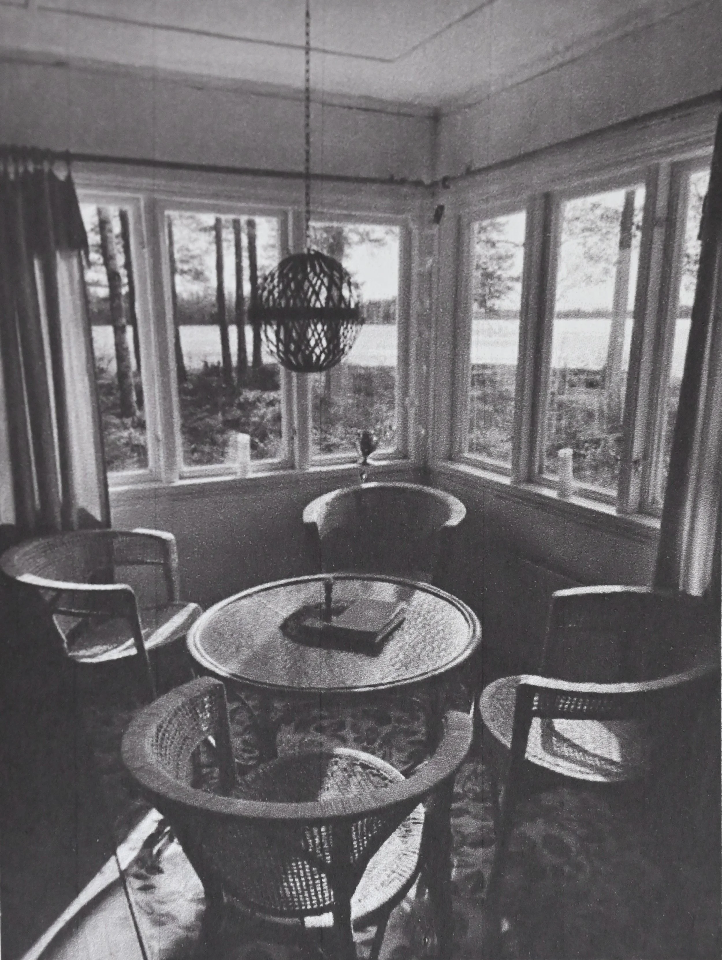 KNAPPFORSEN, SWEDEN 1990

As Caisa recalls, life in Knappforsen was simpler. There was no television, no Wi-Fi, just time well spent together. Presence, conversation, and connection naturally became the focal point of everyday life and the living roo