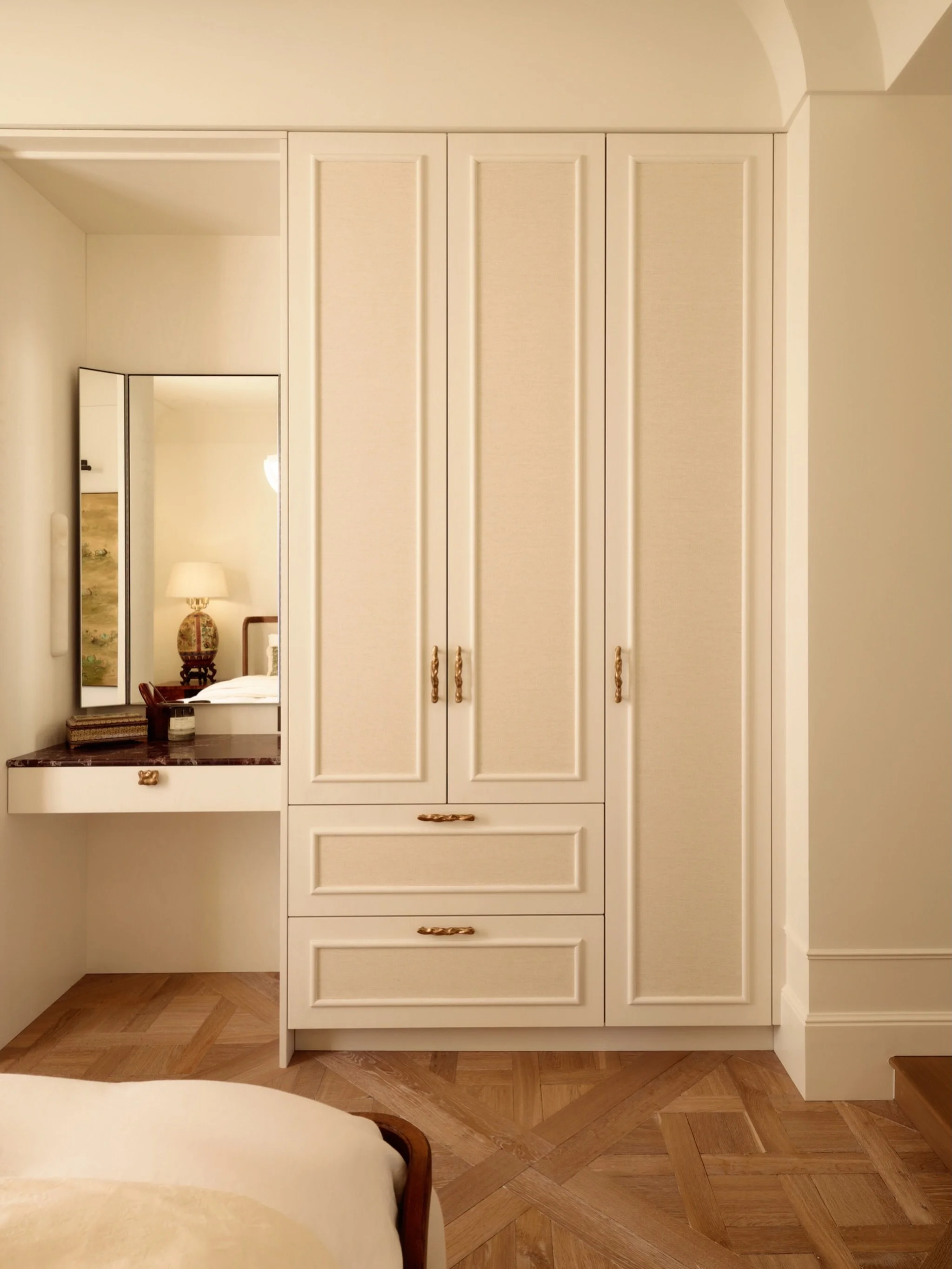 In a beautiful Oslo apartment, a creative young couple has fully renovated their dream home in close collaboration with us. Here&rsquo;s a sneak peek of the wardrobe, featuring our Bulky Frame design, but with a twist.

#interiordesign 
#wardrobe 
#w