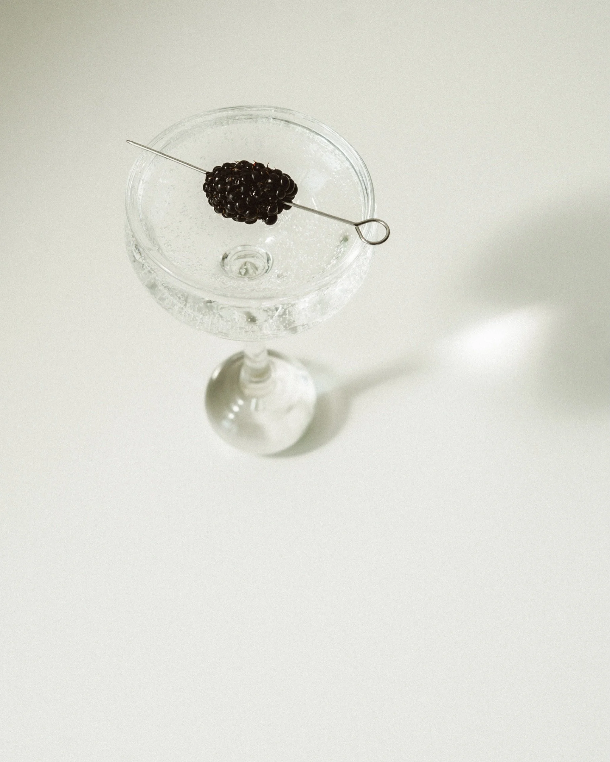 Just a reminder that it&rsquo;s blackberry season and this is how you can style it 🖤

#glassobjects 
#caialeifsdotter
#mouthblownglassware