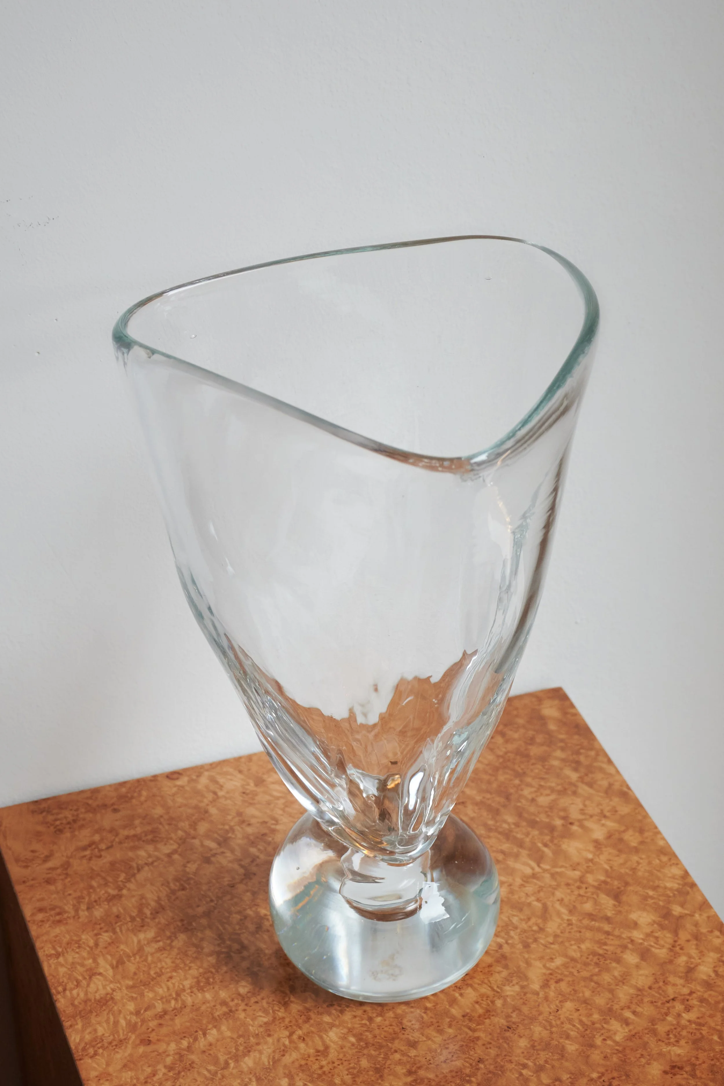 The wide EDEN vase