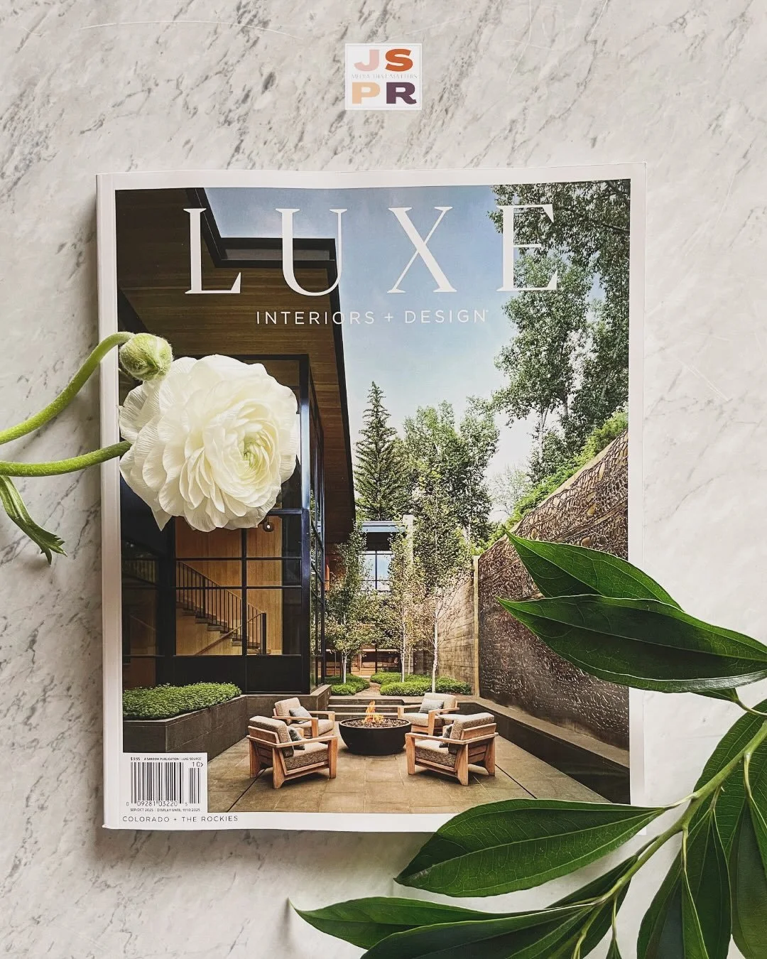 It&rsquo;s heeeeeeerrreee! The Sept/Oct issue of @luxemagazine is on newsstands now with a gorgeous 14 page spread featuring the work of @chalet__design! Thank you @kellybadal 🙏🏻❤️ and everyone at LUXE!

✏️ @laura.alice.fenton 
📸 @ericlucerophoto