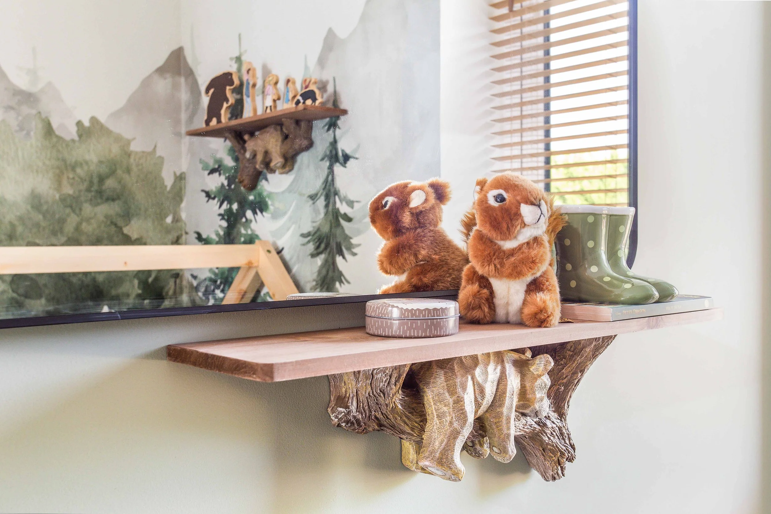Violet Cross — Oasis Interior Design