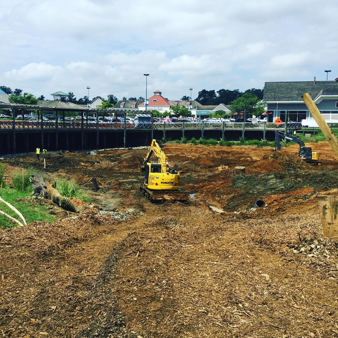 Work underway at #annapolisharbourcenter #savingthebayerryday #paydirtllc #teamworkmakesthestreamwork #wprp #aacounty #pondretrofitprojects #southriver