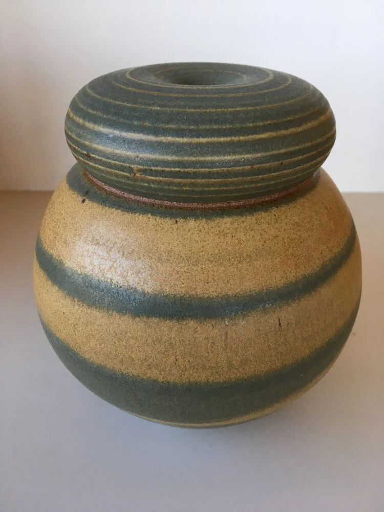 Val Cushing (1931-2013),
Covered jar,
7 x 6 x 6,
Stoneware,
Exhibited Baltimore Clayworks
