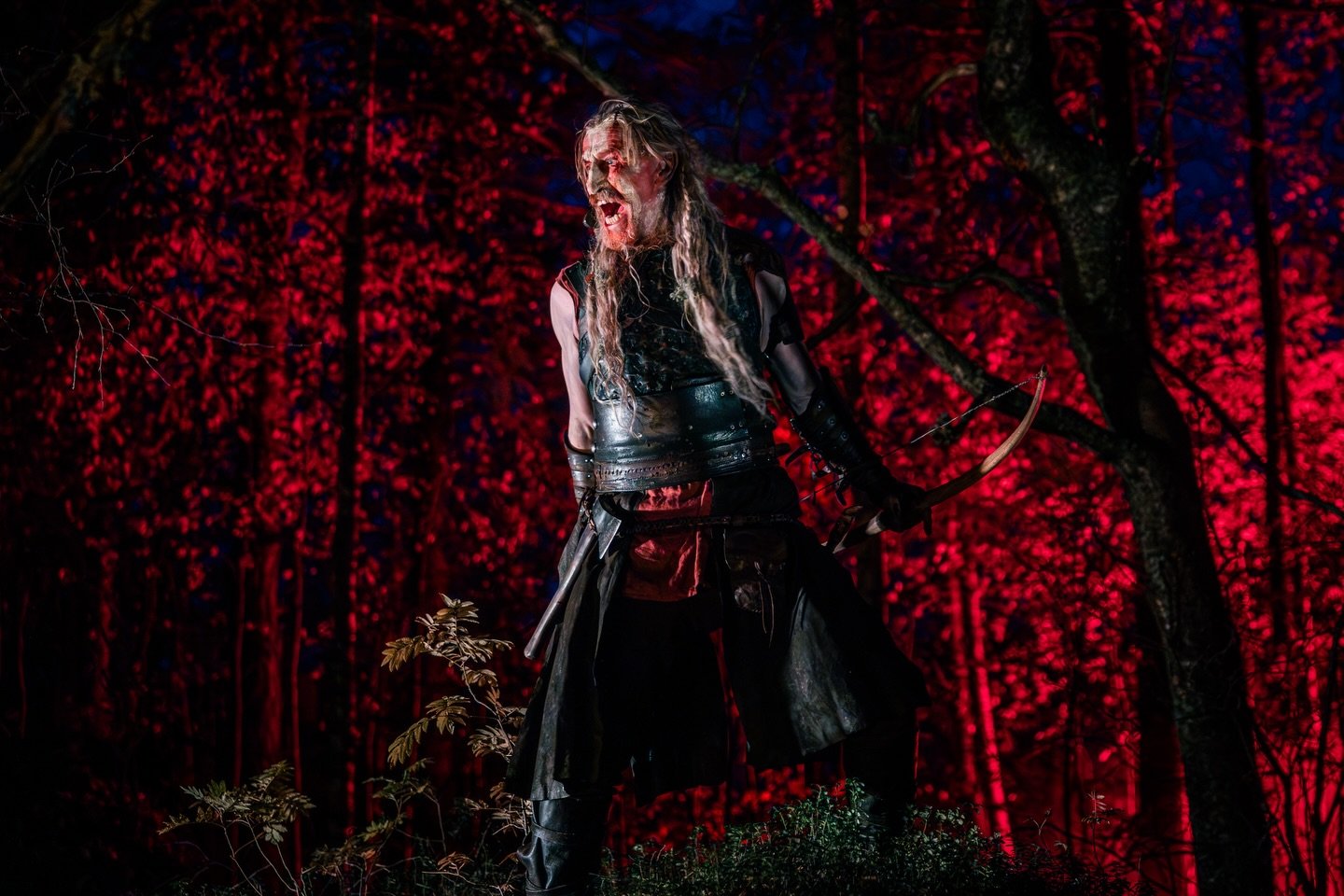 🎬 Kalevala: Kullervon tarina &mdash; behind the scenes part 2. 

See previous post for details / Edellisess&auml; postauksessa lisemmin h&ouml;pin&ouml;it&auml;! 

TEATTEREISSA T&Auml;N&Auml;&Auml;N! 🔥⚔️

#kalevala #kullervontarina #filmstills #sti