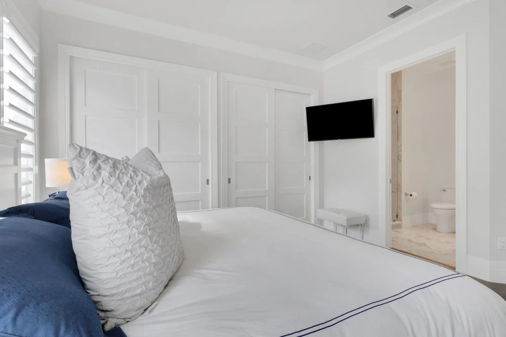 signal-house-builders-luxury-condo-renovation-marco-island-gordon-bedroom-8.jpg