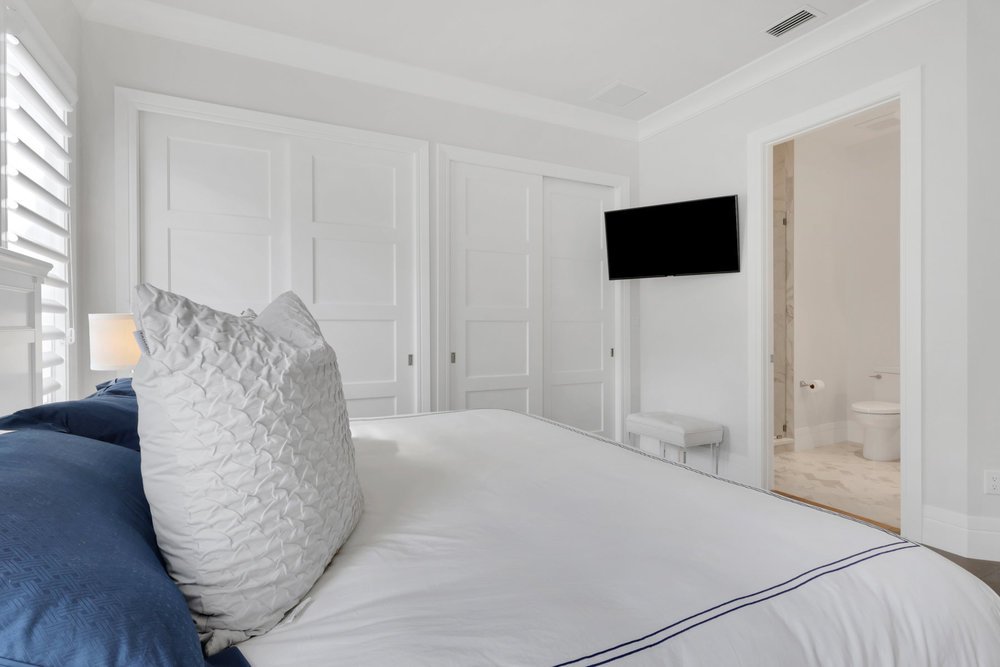 signal-house-builders-luxury-condo-renovation-marco-island-gordon-bedroom-7.jpg