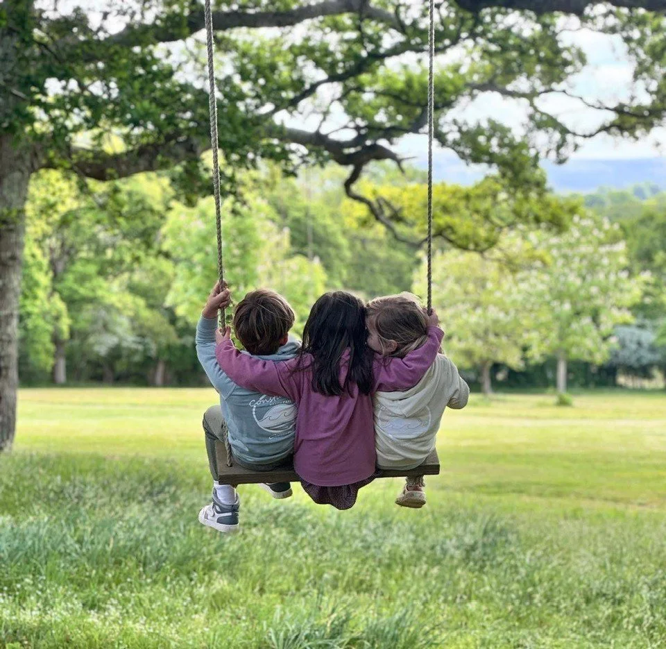 SWING WITH BESTIES