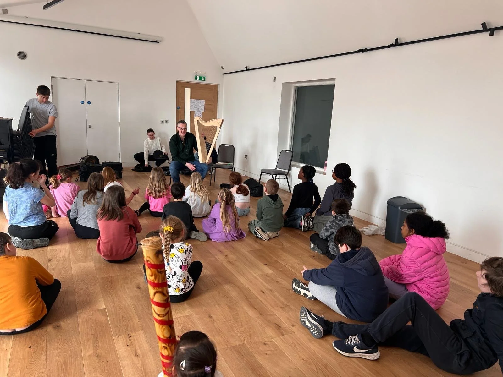 harp workshop group shot.JPG