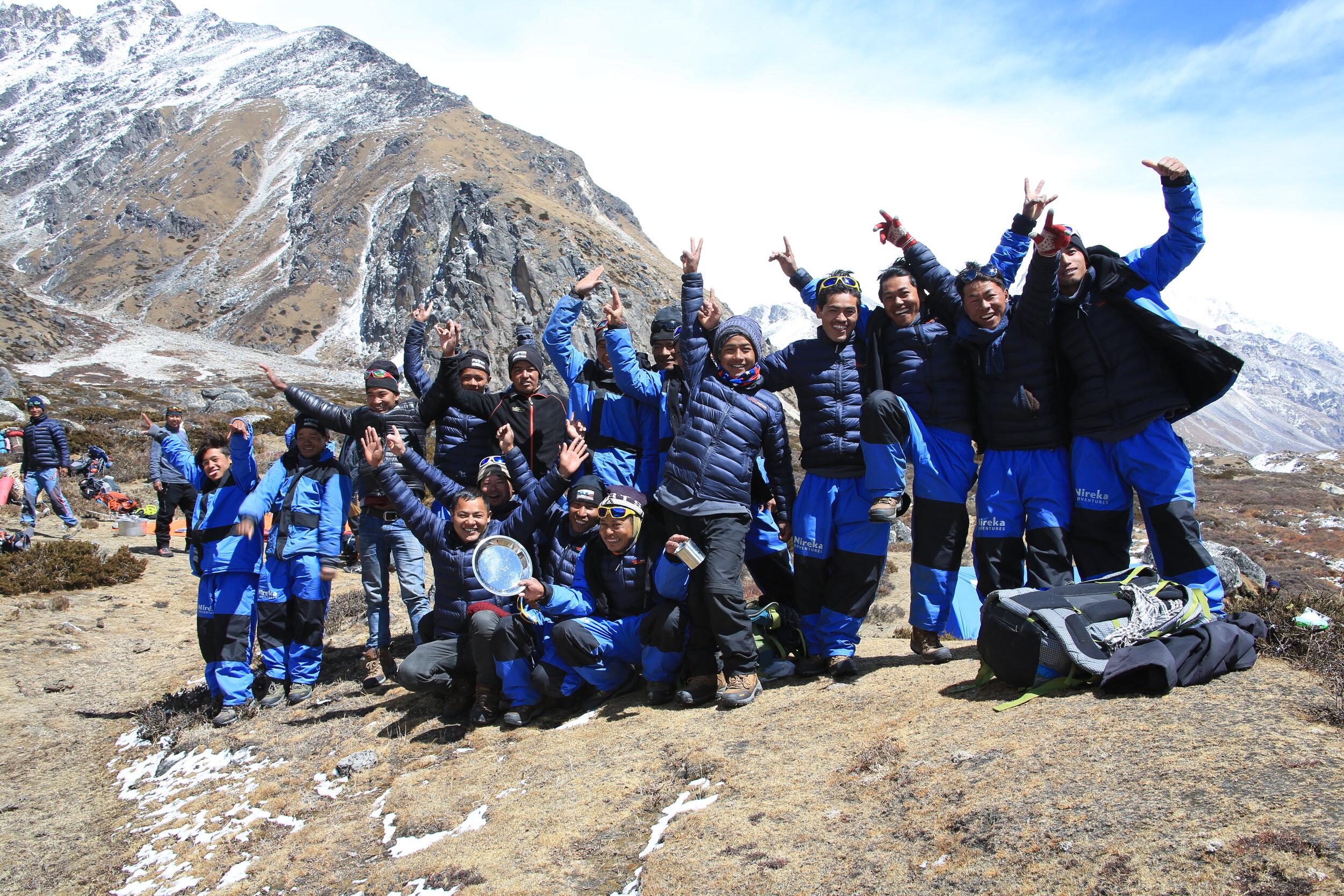 00f Nireka Adventure team of porters and guides.jpg