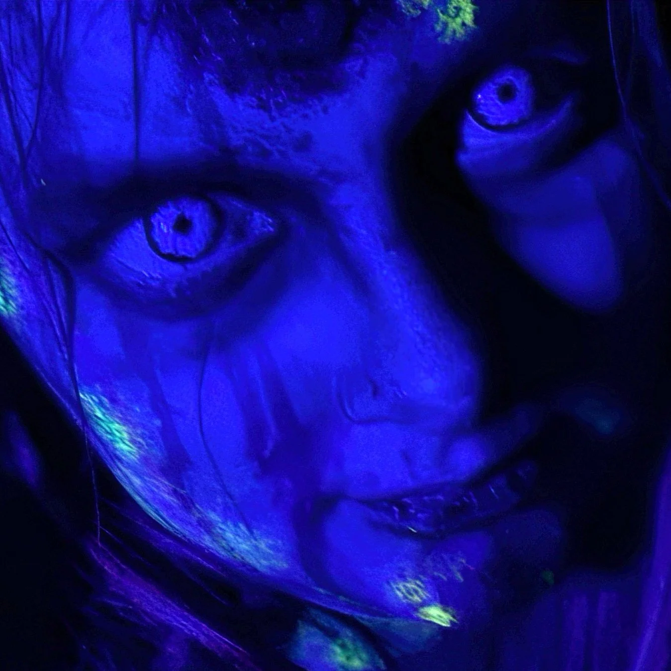 blue eyes.JPG