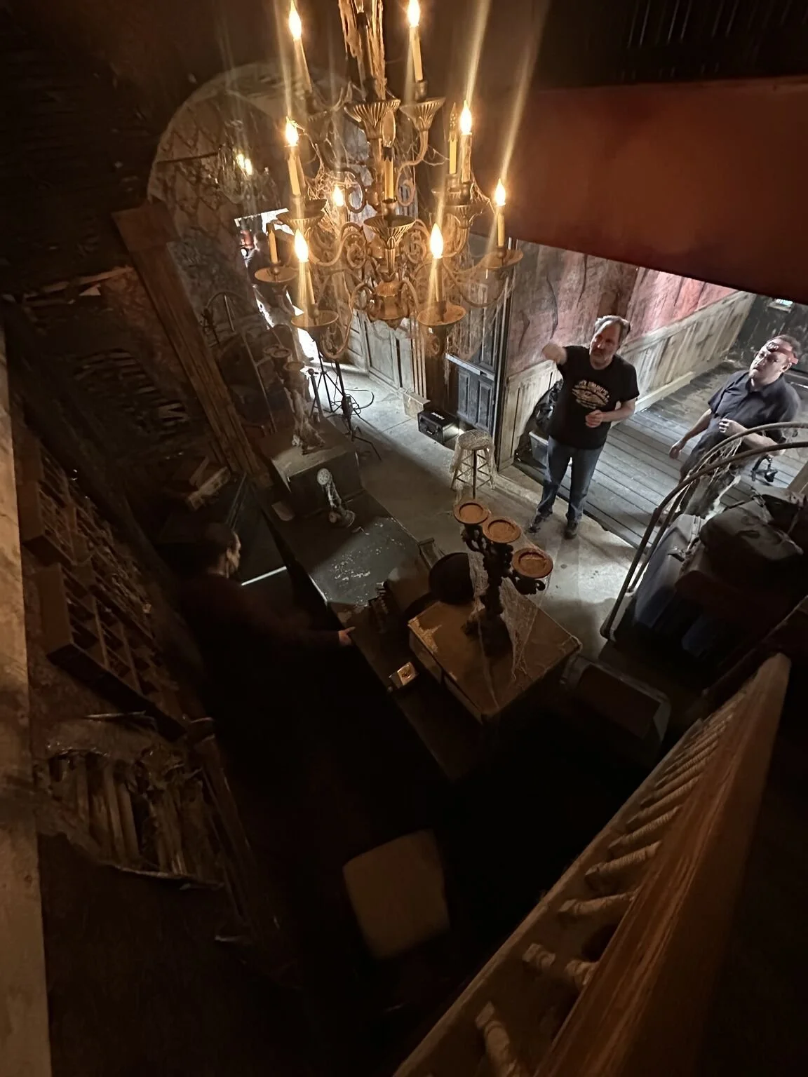 haunted-house-trailer-behind-the-scenes-hotel-set.jpg