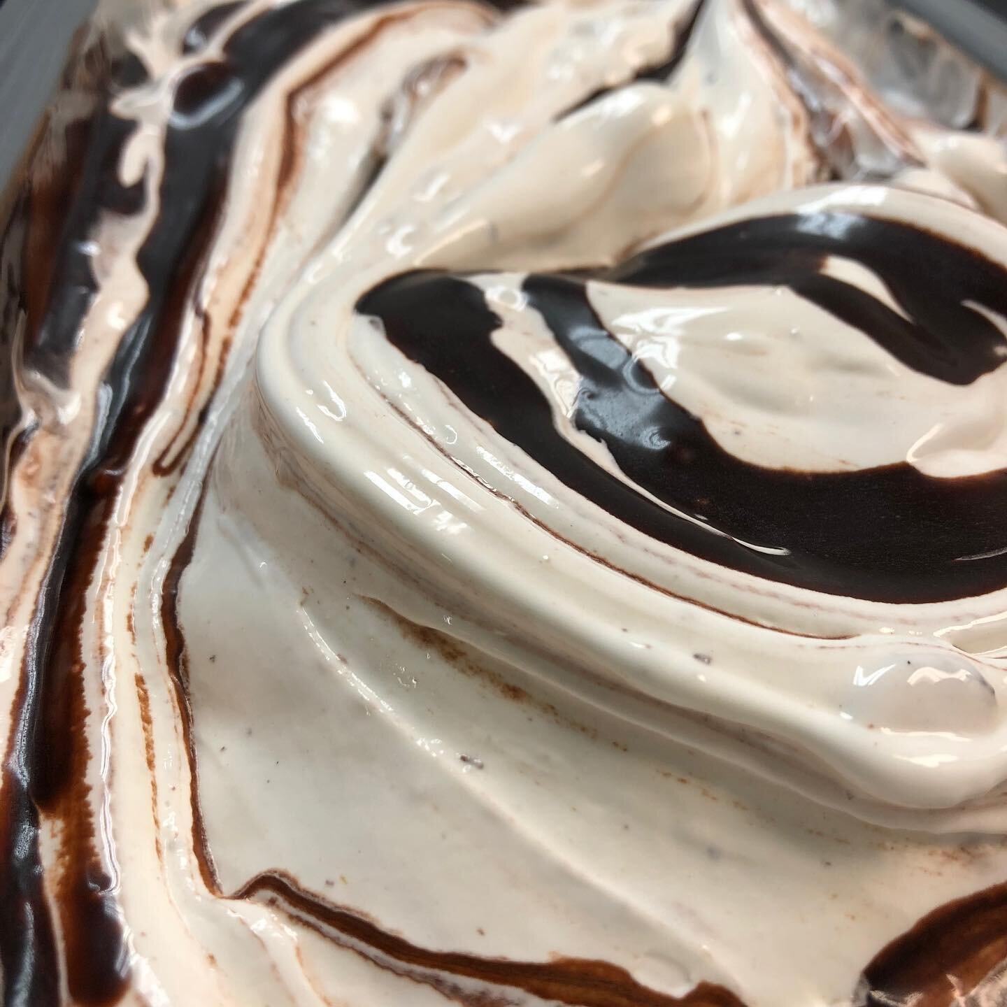 Get it while you can! Vanilla with caramel cups and hot fudge swirled in by hand. We&rsquo;re open until 9pm tonight on the second floor of @tulsaboxyard. 
#roserock #roserockmicrocreamery #tulsaboxyard