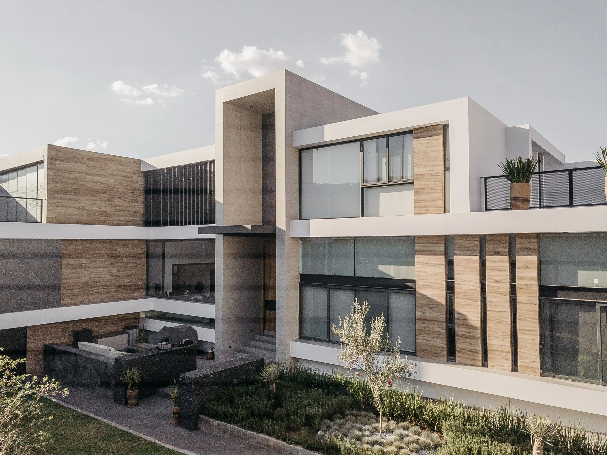 CASA EN EL AIRE