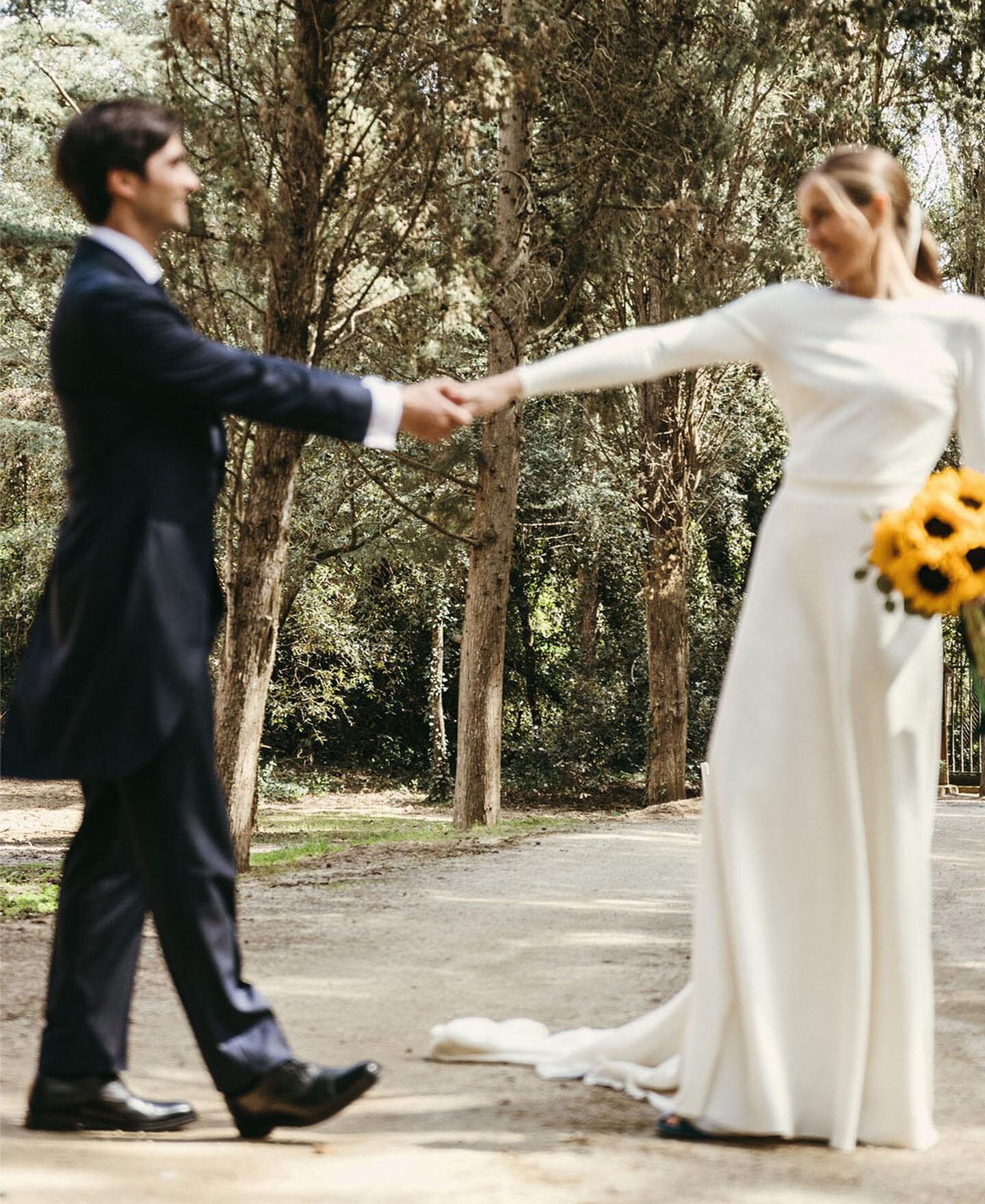 &iexcl;Que d&iacute;a Ana y Pablo ! ✨
Un 2 de abril para recordar. 
Gracias por dejarnos formar parte de ello 🙌🏻 
⠀⠀⠀⠀⠀⠀⠀⠀⠀
⠀⠀⠀⠀⠀⠀⠀⠀⠀
⠀⠀⠀⠀⠀⠀⠀⠀⠀
⠀⠀⠀⠀⠀⠀⠀⠀⠀
⠀⠀⠀⠀⠀⠀⠀⠀⠀
#shooting 
#bellrec&oacute;
#wedding 
#weddingphotographer 
#love 
#boda
#inspiratio