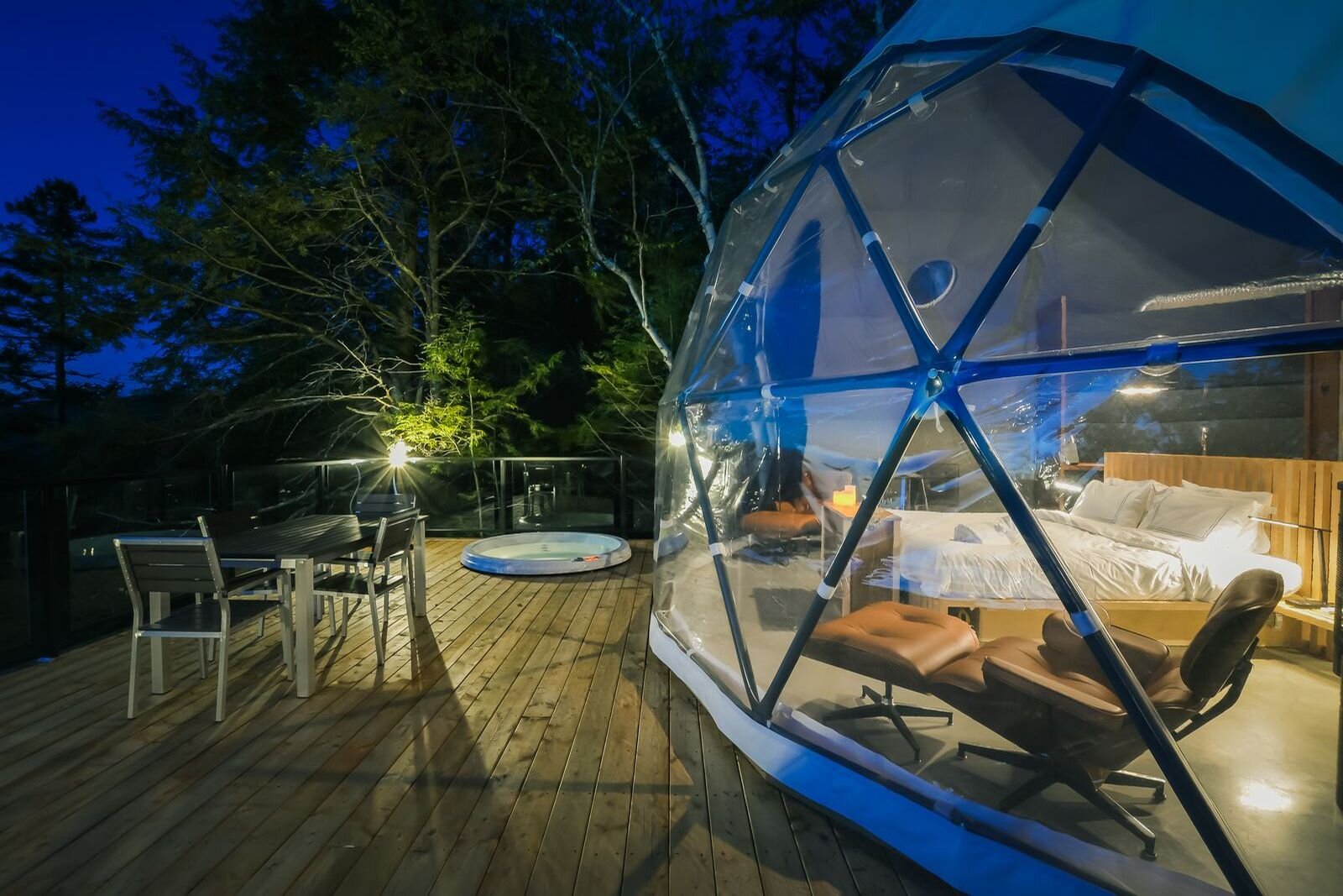 Luxury Dome for 2 - ext.jpg