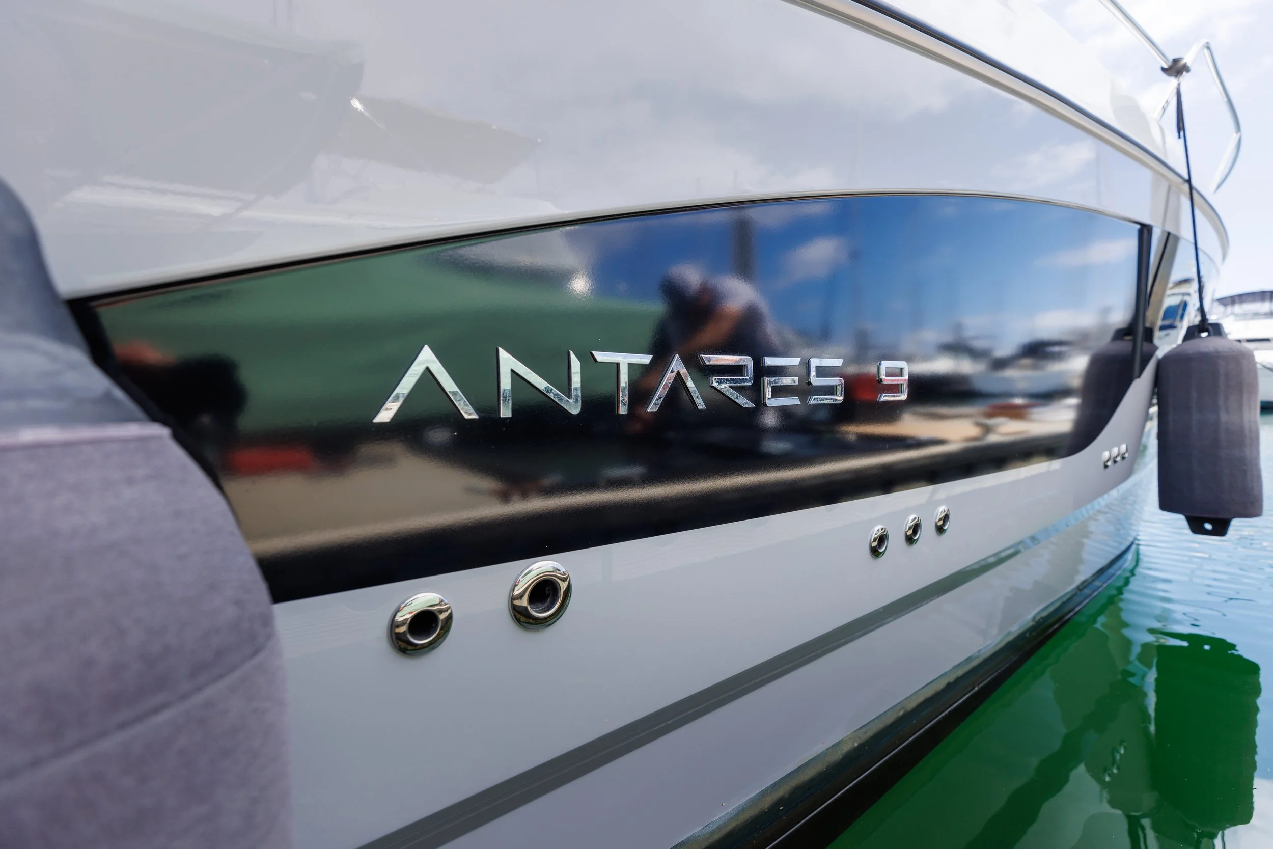 Beneteau Antares 9