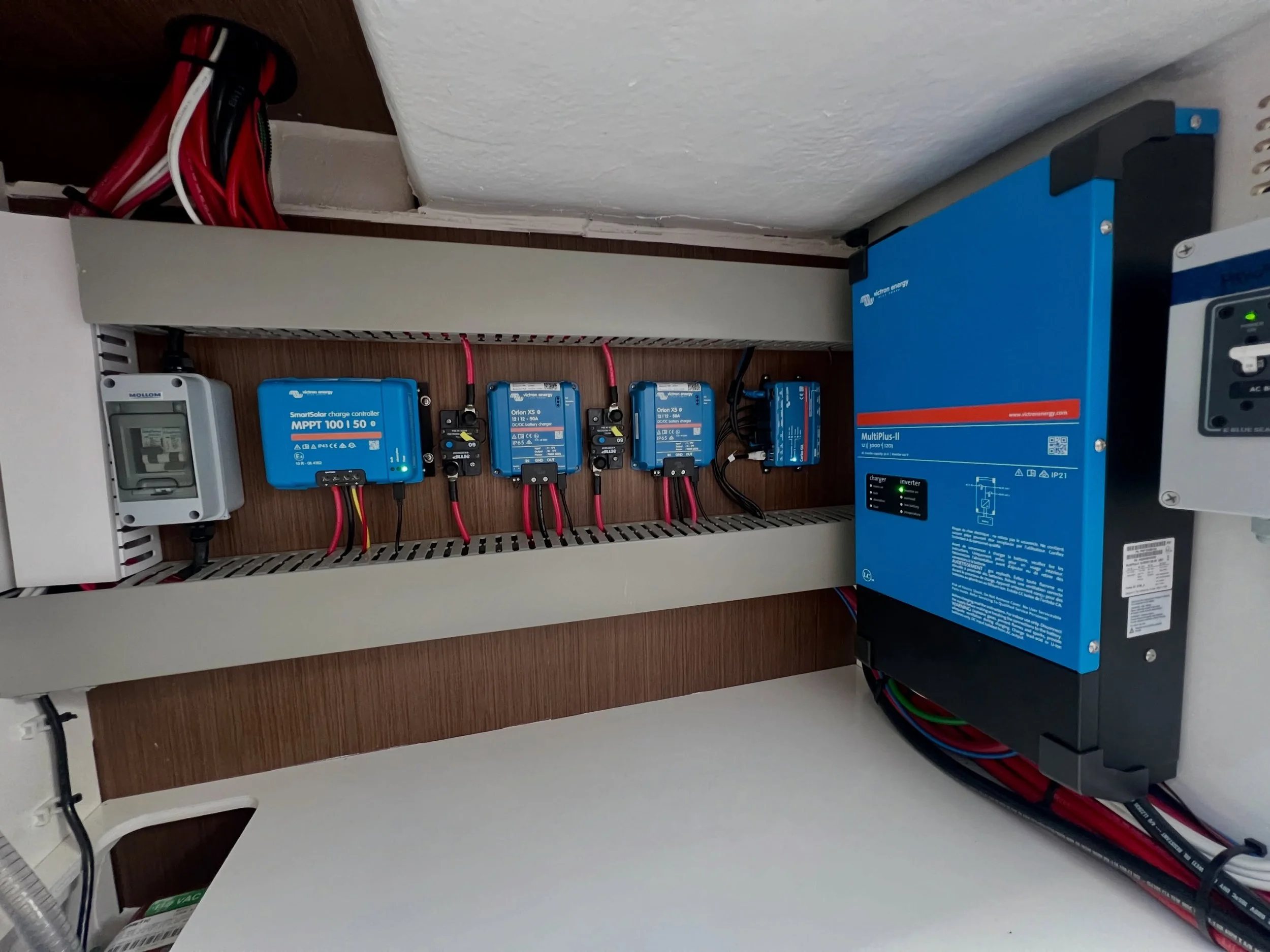 We recently completed this custom lithium and solar upgrade on a new @beneteauamerica Antares 9 designed to provide reliable off-grid power and onboard air conditioning without relying on a traditional generator.

Clean marine electrical design and l