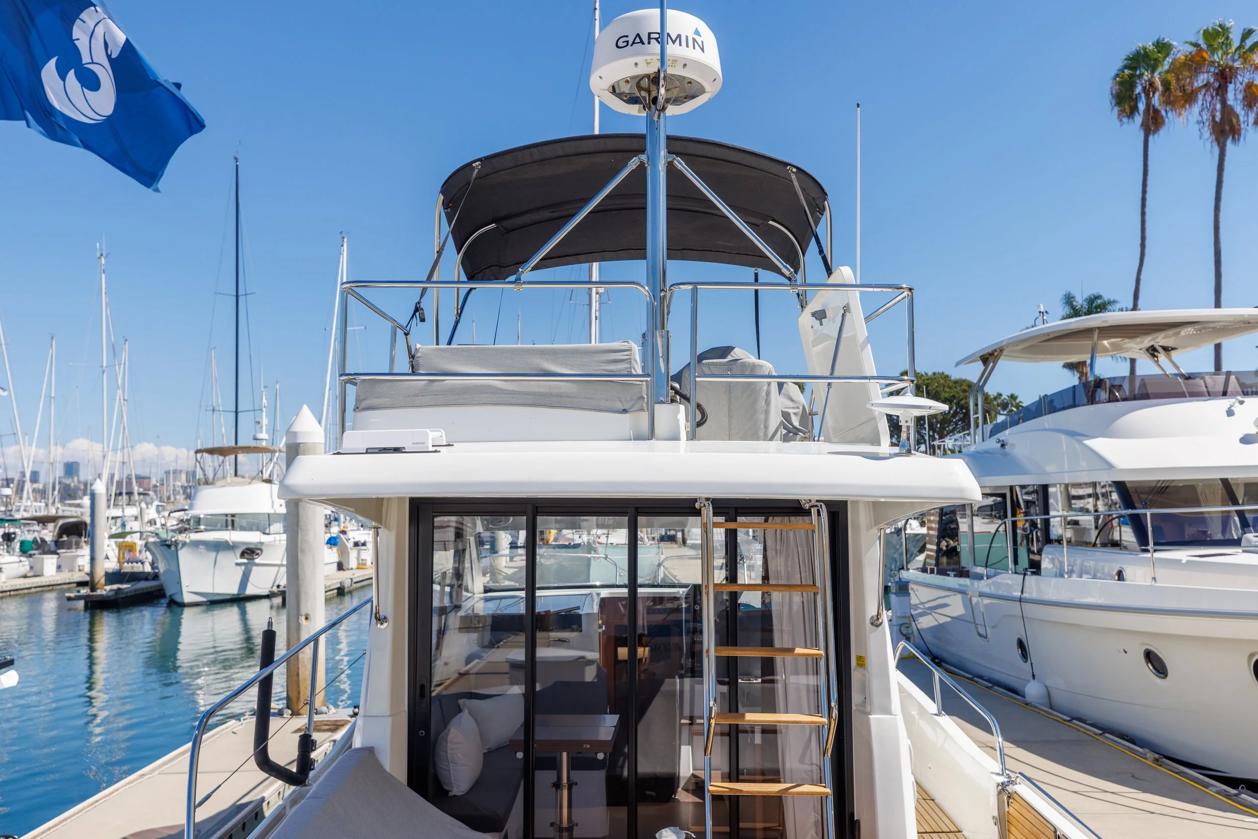 Finished Starlink Mini installation on a Beneteau Antares 11, integrated into the flybridge for onboard satellite connectivity.