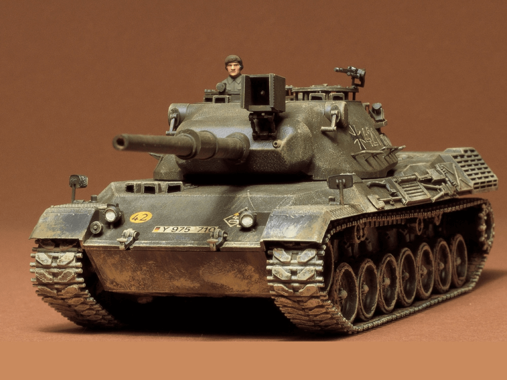 Tamiya - 1/35 WEST GERMAN LEOPARD MEDIUM TANK No:35064 Model (Where to buy) (buy online) Ireland UK Europe