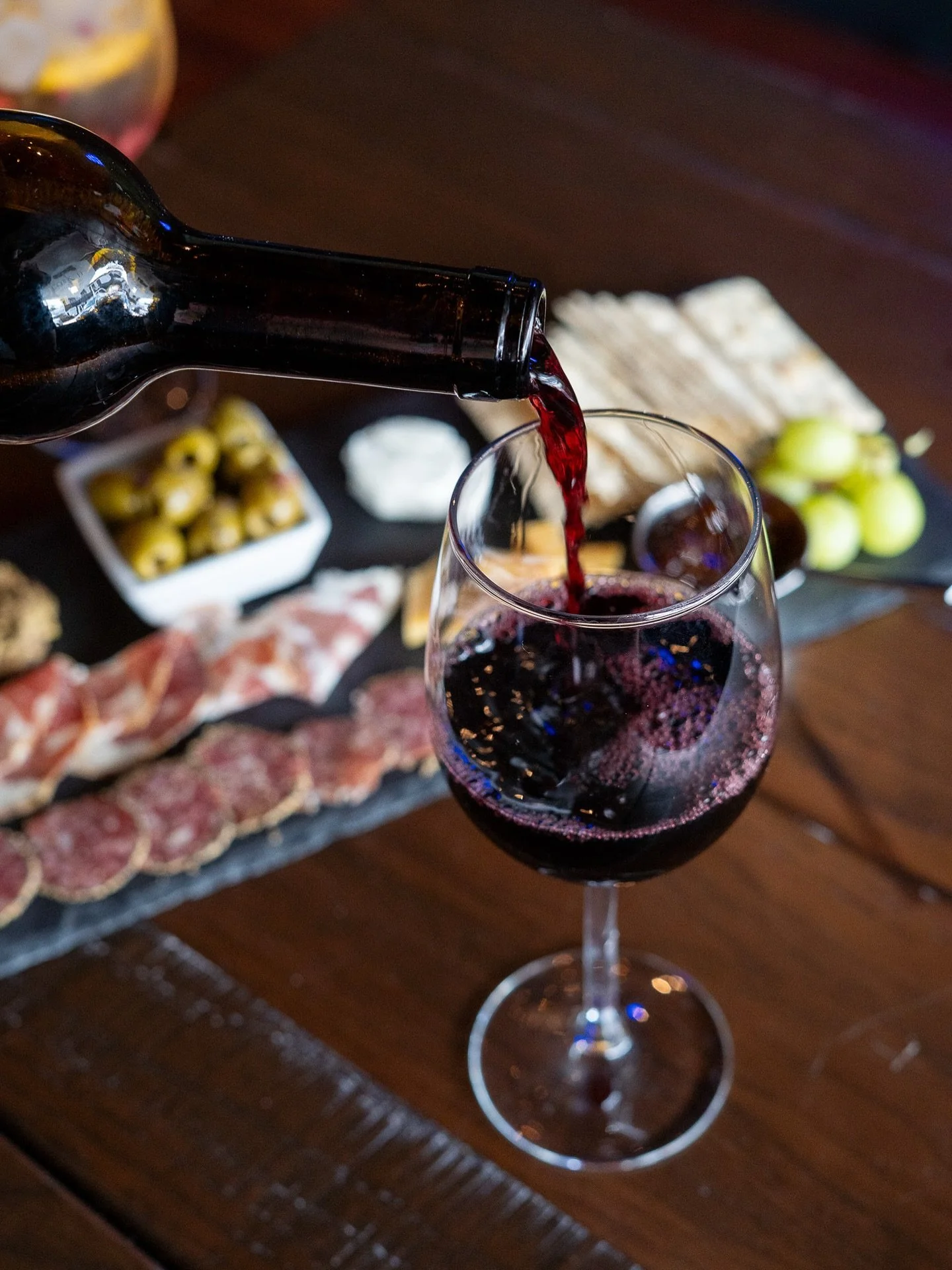 Wednesday was made for wine - Wine Wednesday deals + 15% off charcuterie!
Live Music featuring Shawn Hart starts at 6:00!
#WineBar #WineWednesday #CorkItBuford #BufordGA