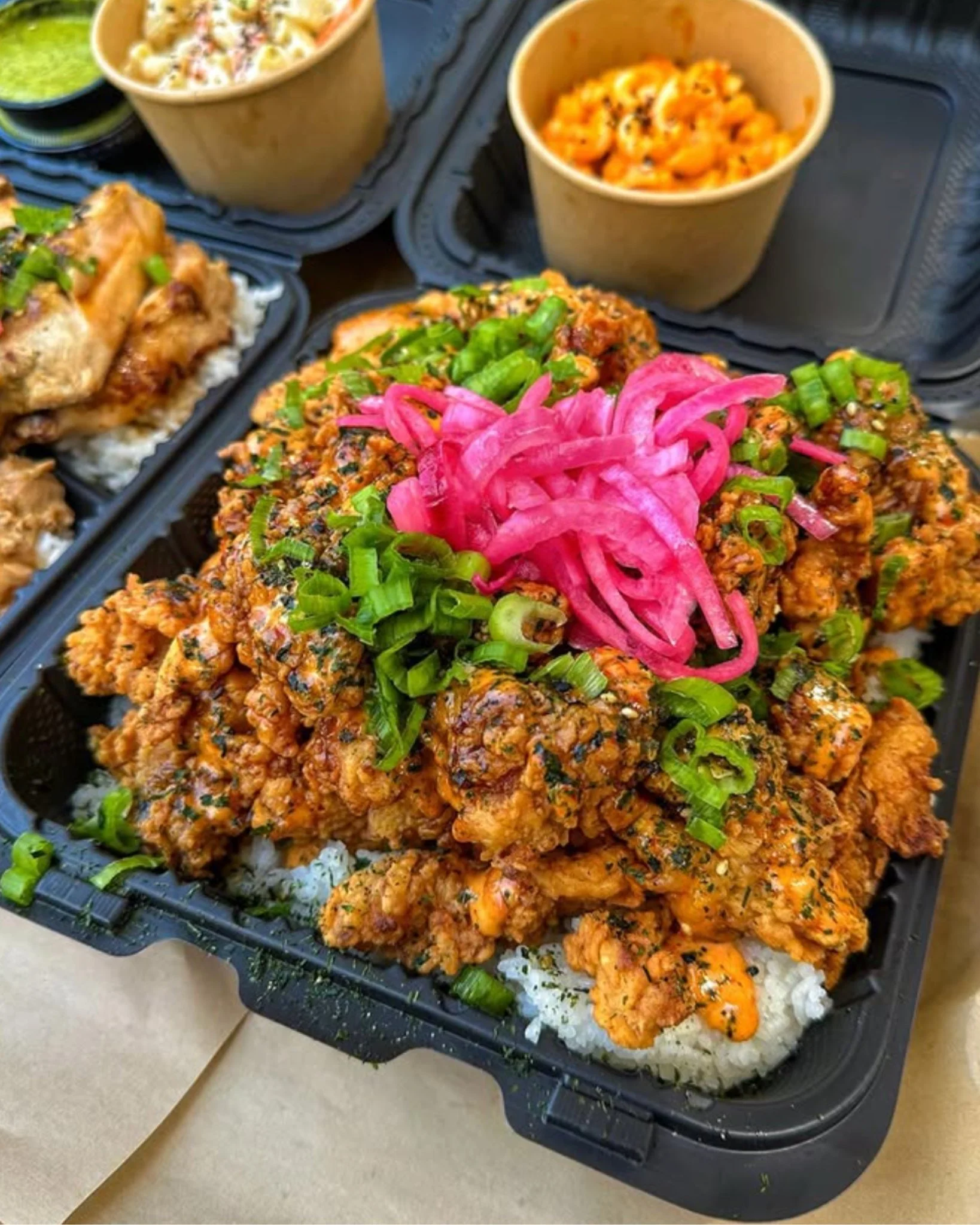 Sunshine, flavor, and @fakasislandgrill energy! ☀️ This is your sign to dine at The Enclave today.

#visittheenclave #losangeles #enclavela