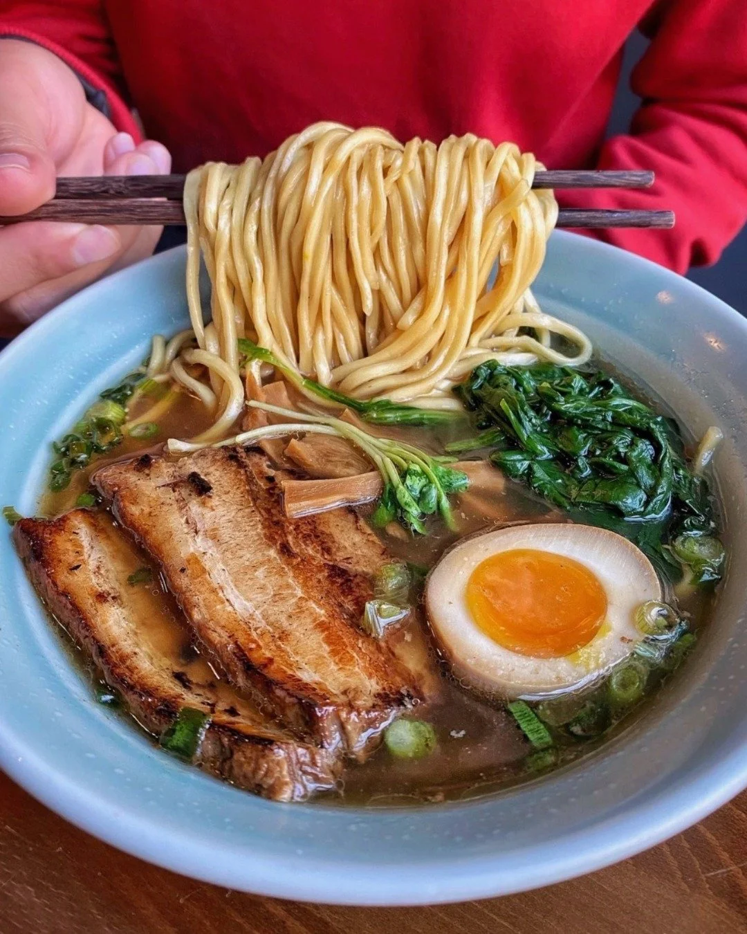 Something for everyone, all in one place! 🍜🌮🍽️

From comforting ramen at @hironoriramen, to island flavors at @fakasislandgrill, to fresh tacos from @papistacos.la &mdash; every craving is covered. ✨

#visittheenclave #losangeles #enclavela