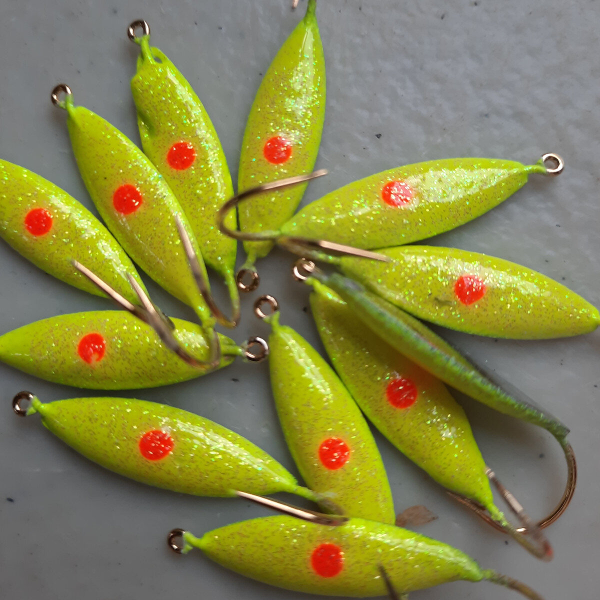 lightning_chartreuse_glitter.jpg
