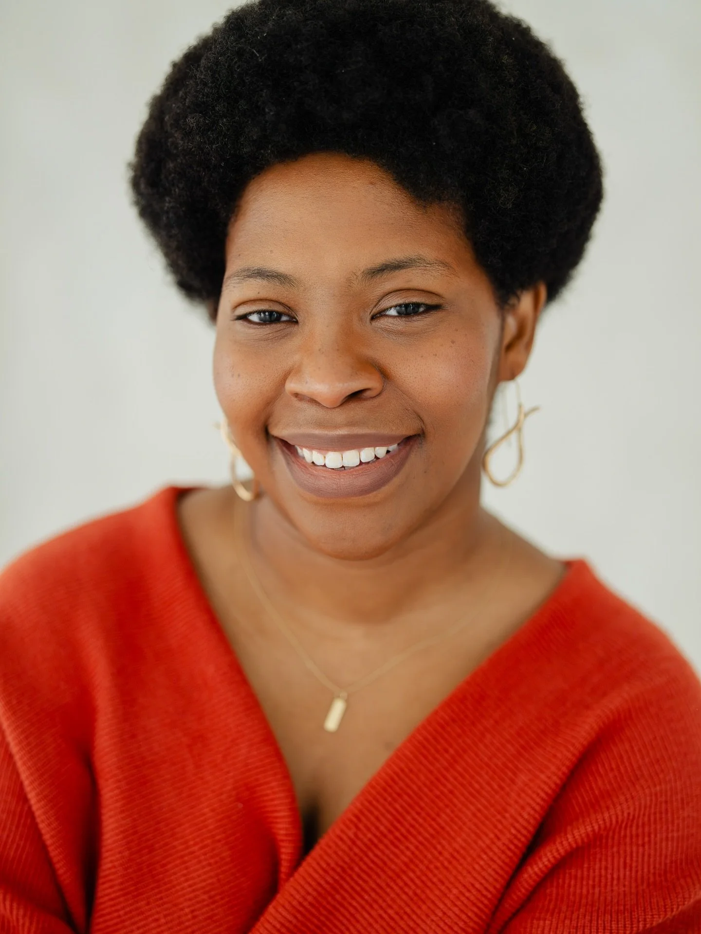 Allow me to reintroduce myself! My name is Khalliah Bryant-Tull and I&rsquo;m a 
&bull; Child of God ✝️
&bull; wife ❤️
&bull; mother of 2 🌻
&bull; Licensed Marriage &amp; Family Therapist 🛋️
&bull; Founder, owner, ceo of @morelifewellnessllc 
&bull