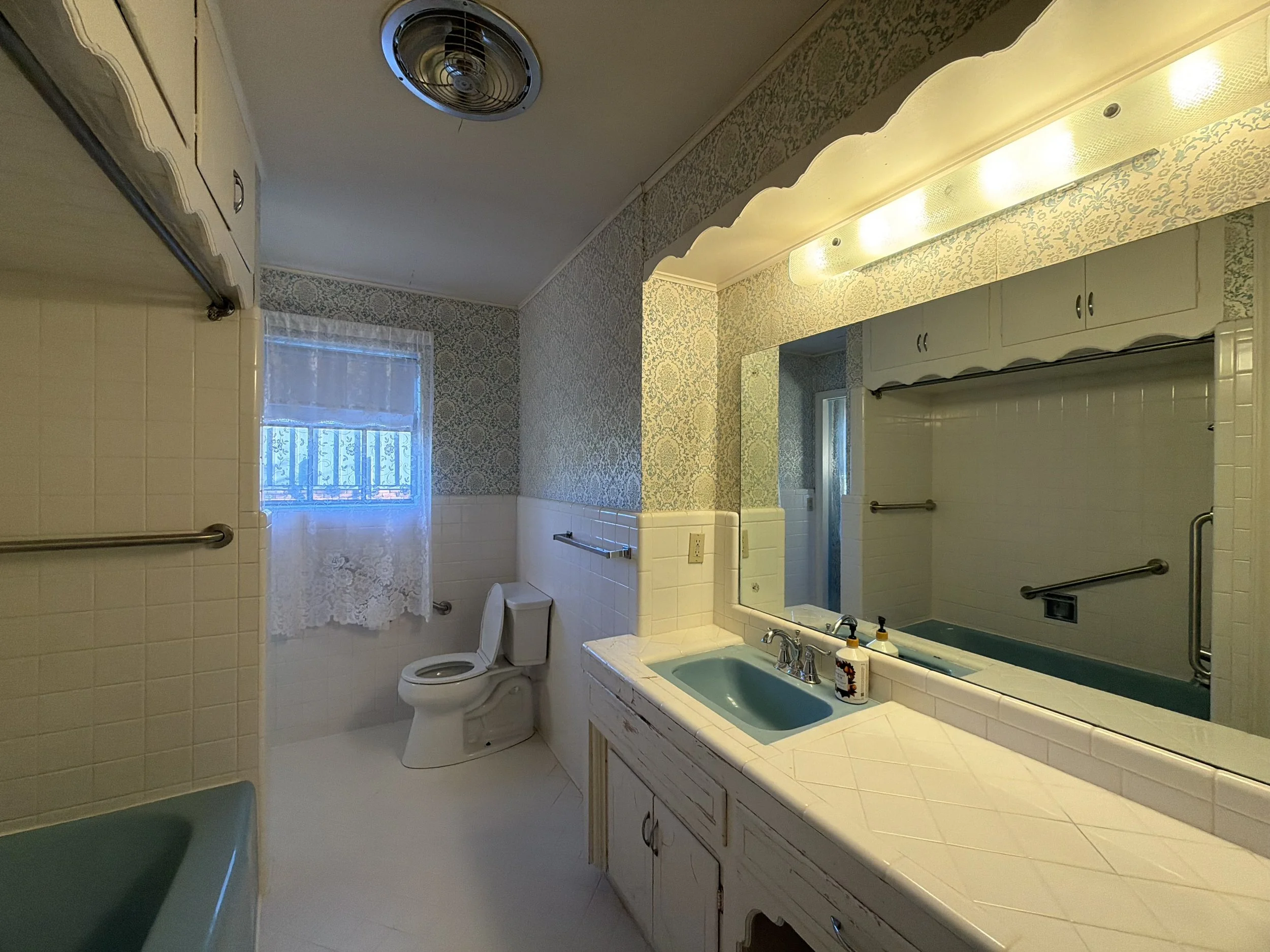 6201 Barnes_Master Bath 1.jpeg