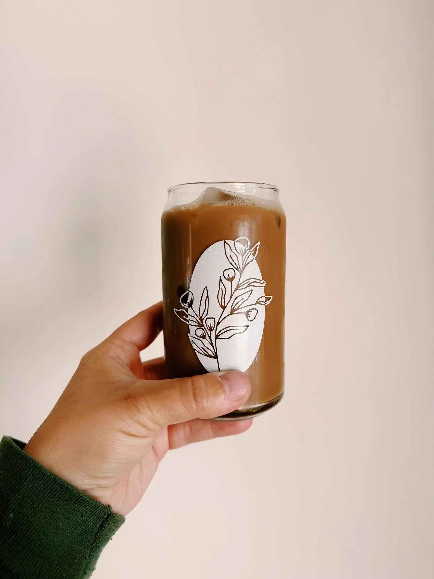 🚨 SALE ALERT 🚨 

Can glasses are marked down to $10 for a limited time! 

Summer may be winding down, but fun drinks don&rsquo;t ever need to stop. 

Shop at the link in bio 

#olealettering #sale #endofsummersale #canglass