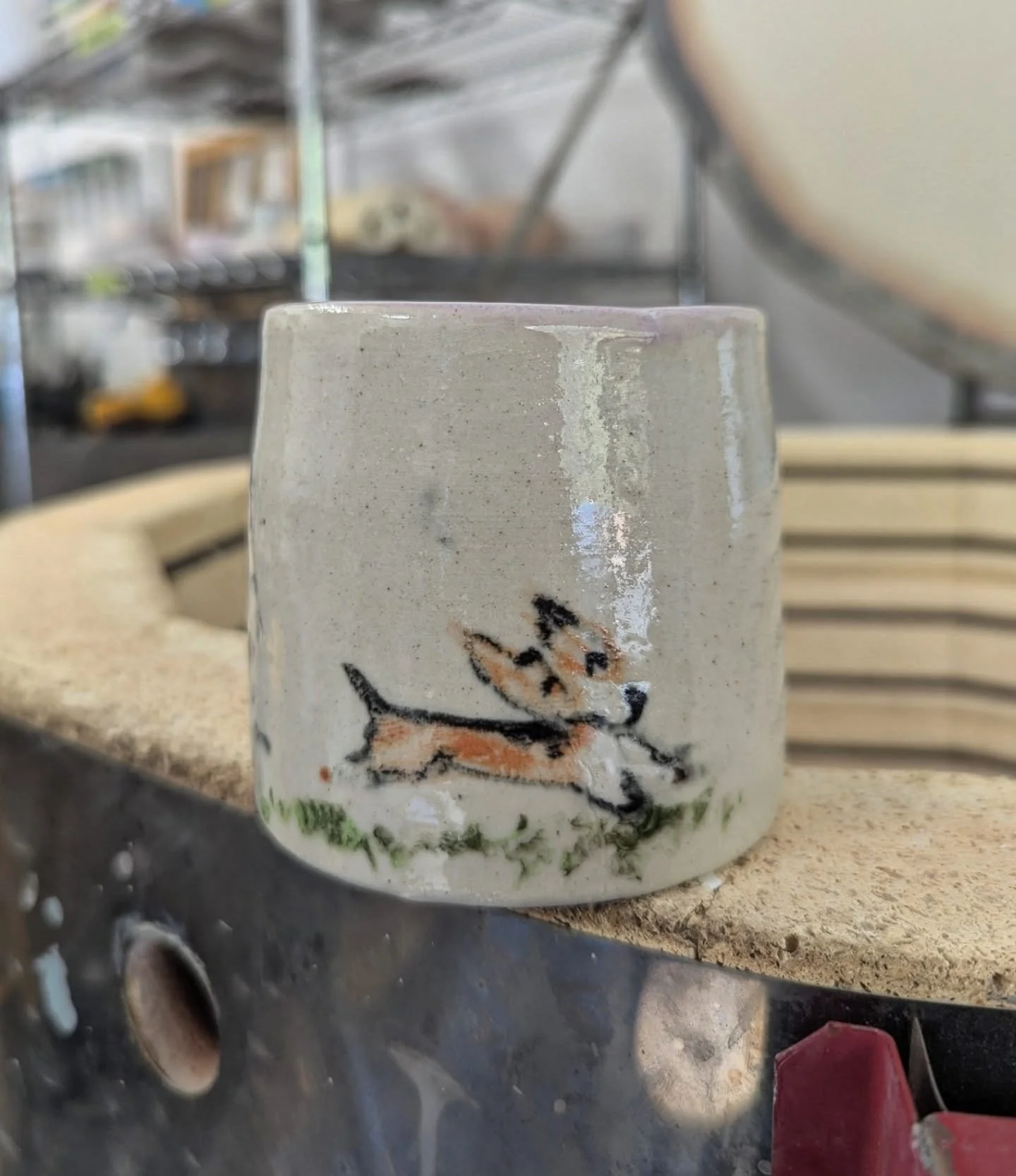 Hi! It's been a little while!
I finally got around to glazing these monoprint tumblers from my time hanging out with my friend @alpineearthworkspottery in May! Thanks so much for the lesson and fun experimentation day, Kim!!