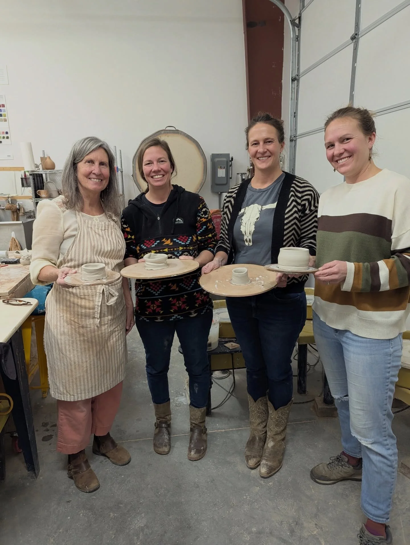 Turns out playing with mud is still just as fun as it was when you were 7! Come clay with us: private lessons available ✨