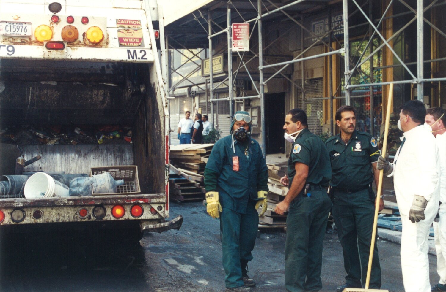 Sanitation+Workers+on+Park+Pl+after+WTC+Attack.jpg