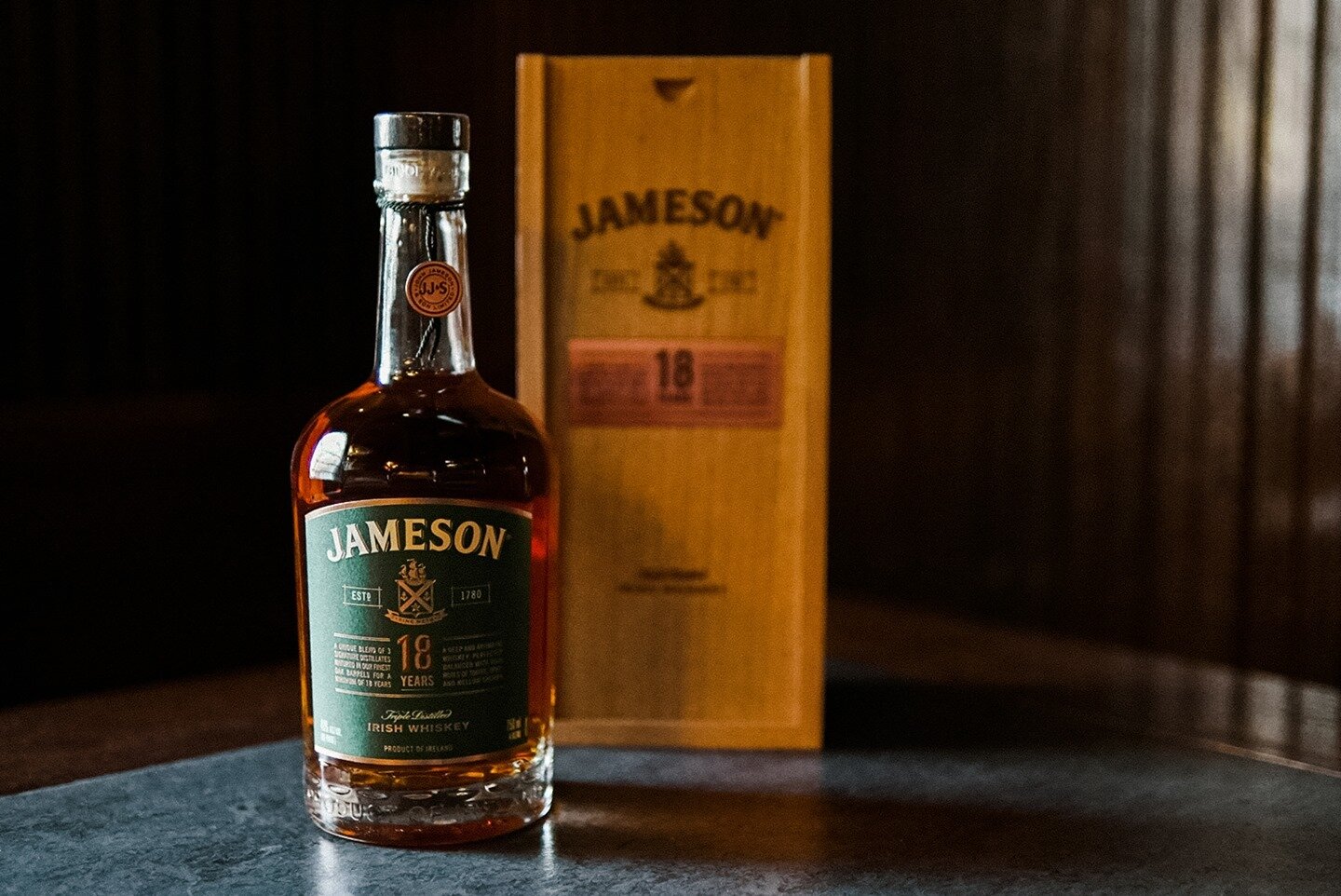 Tonight's Break Even Bottle is this smooth 18 year old blend from @jamesonwhiskey! $6.20/oz (regularly $25) 🥃 Sl&aacute;nte

**One per customer, while supplies last**

#irishwhisky #eatlocalyyj #yyj #victoriabc #victoriabuzz #yyjrestaurants #vancouv