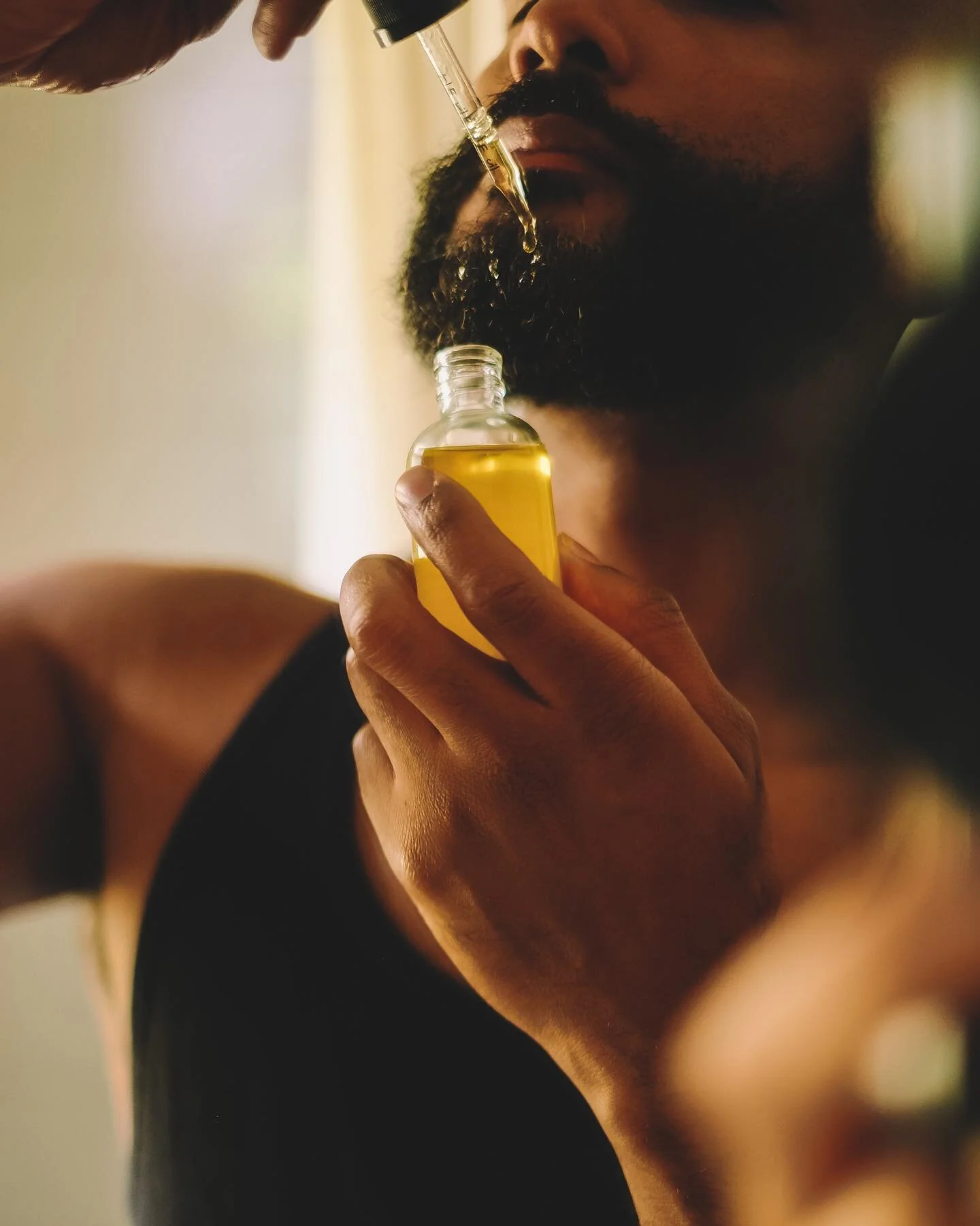 Unlock the secret to a healthier, dapper beard with CBD-infused grooming! 💪🧔✨ Experience the transformative benefits of CBD beard care: 🌿💧
1️⃣ Nourishes and hydrates: CBD oil's natural properties deeply moisturize facial hair and skin, banishing 