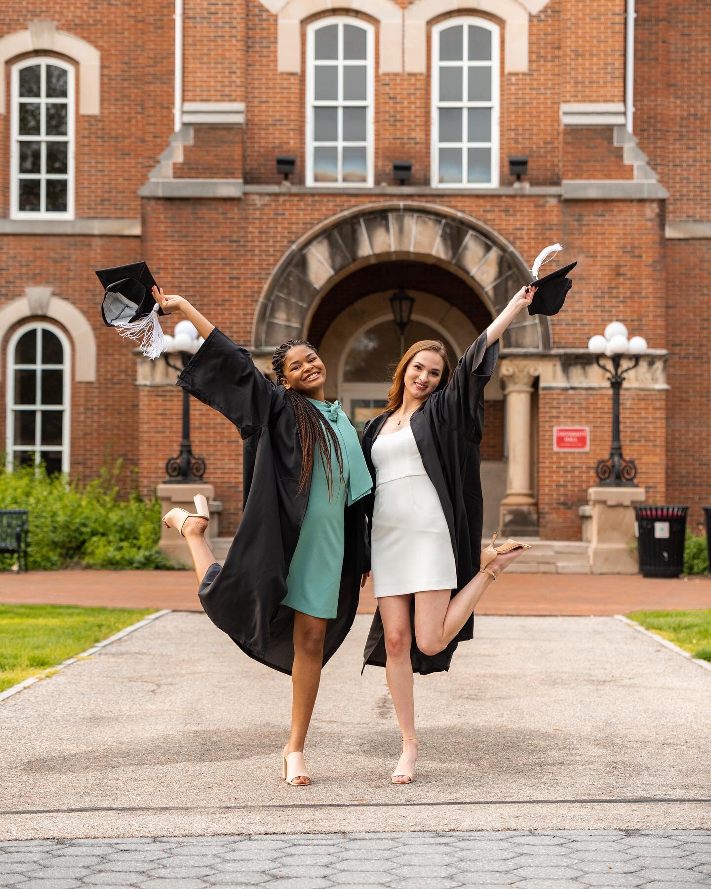 Have a life long friend from college? Get your grad photos with them! Get group photos, save time and save money! AND book your session this week and save 10%!
&bull;
&bull;
&bull;
&bull;
#ohiostate2023 #ohiostategraduation #ohiostateuniversity #osug