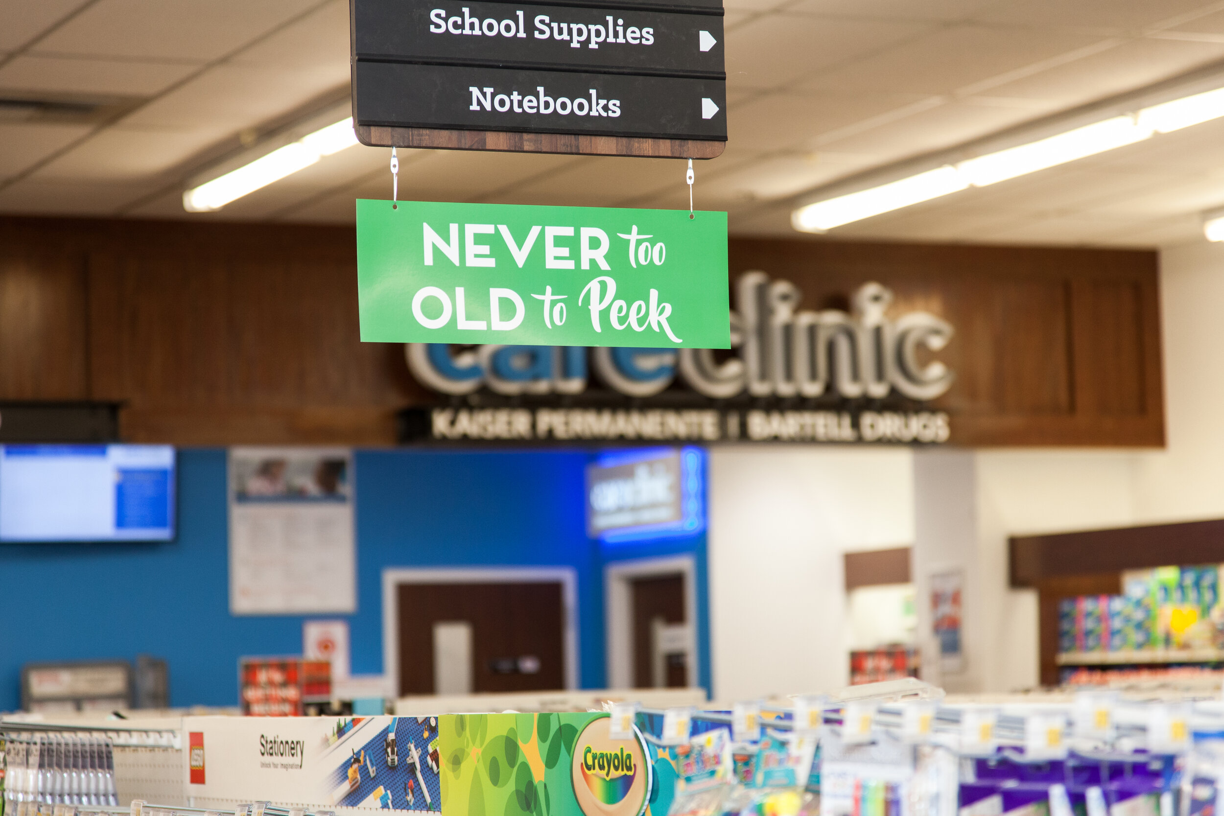 Wayfinding sign dangler