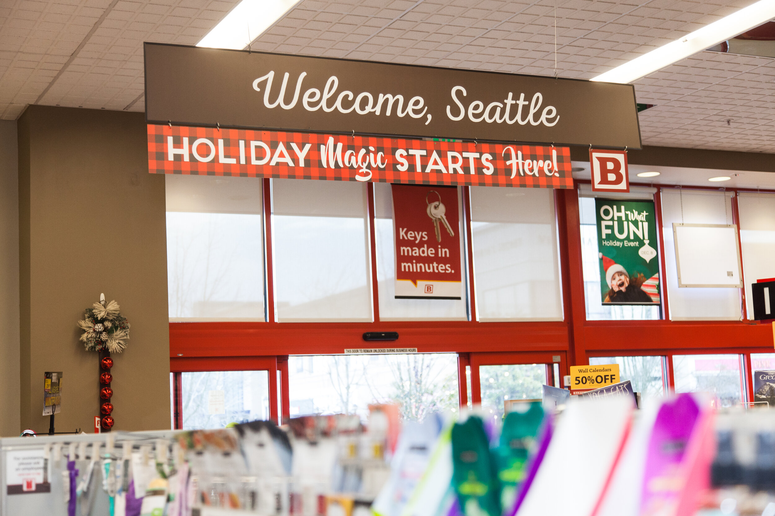 Welcome sign dangler