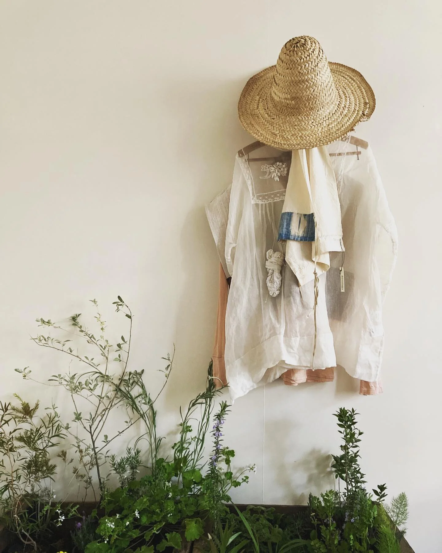 2021.03.19
明日、明後日（3/20.21）は水戸に伺います

Kazumi Hirai　popup shop
 .....................................@DressBird

春分を迎え　3.20(sat)-21(sun)
2日間　「香りの薬屋」をイメージした小さなお店をDressBirdさんで開店いたします。
※ご予約なしでお越しいただけます。

◆seed original
・タブロイド seed of life
・ヒーリング アロマスプレー
・ヒ