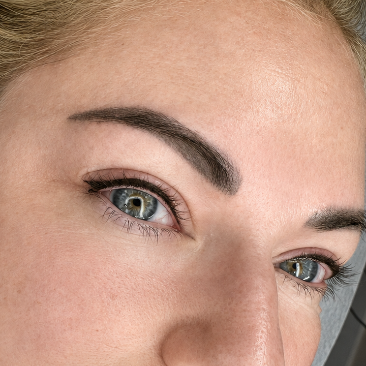 CLASSIC EYELINER