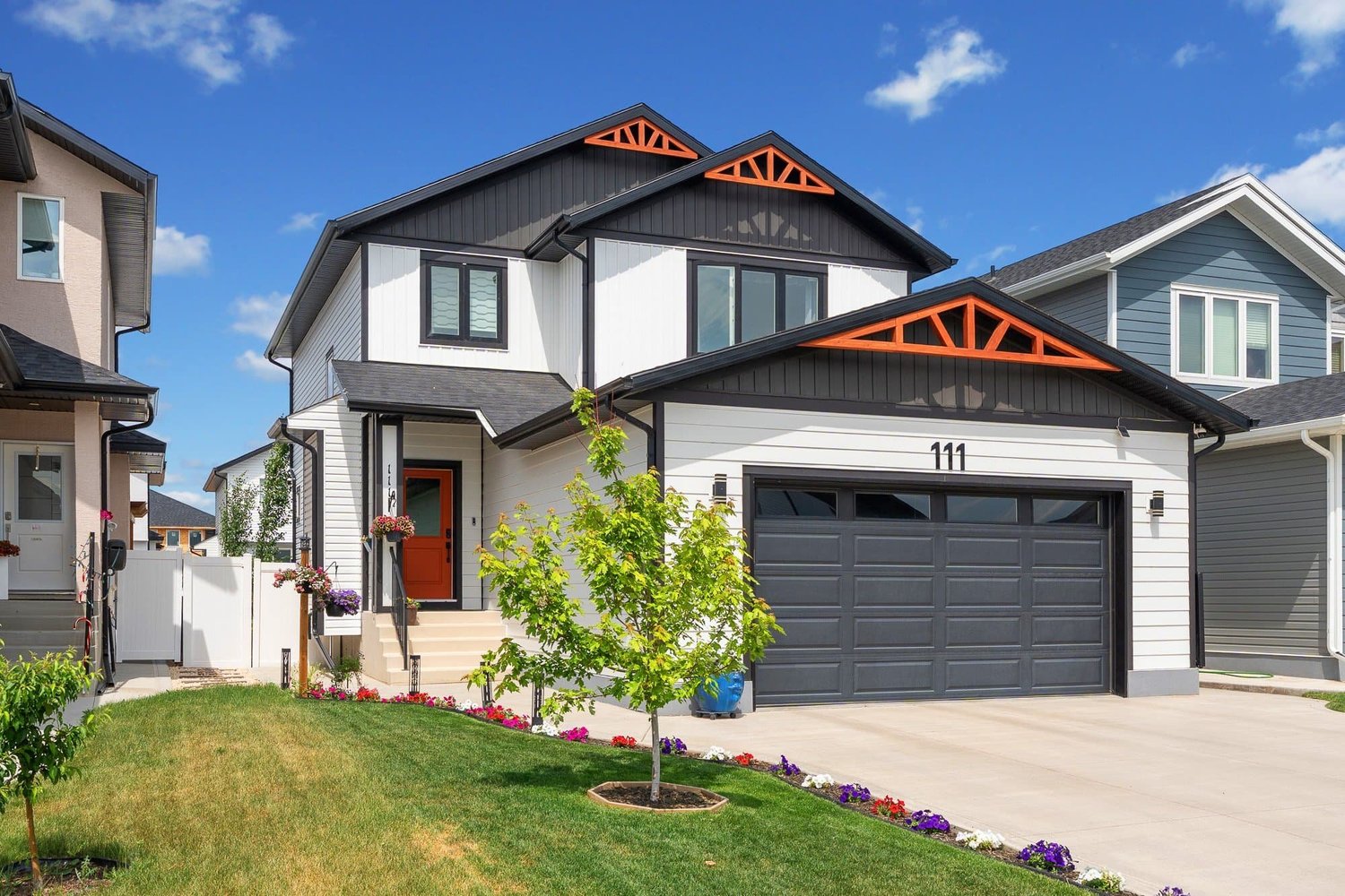 Builder home exterior photographed by Scott Prokop
