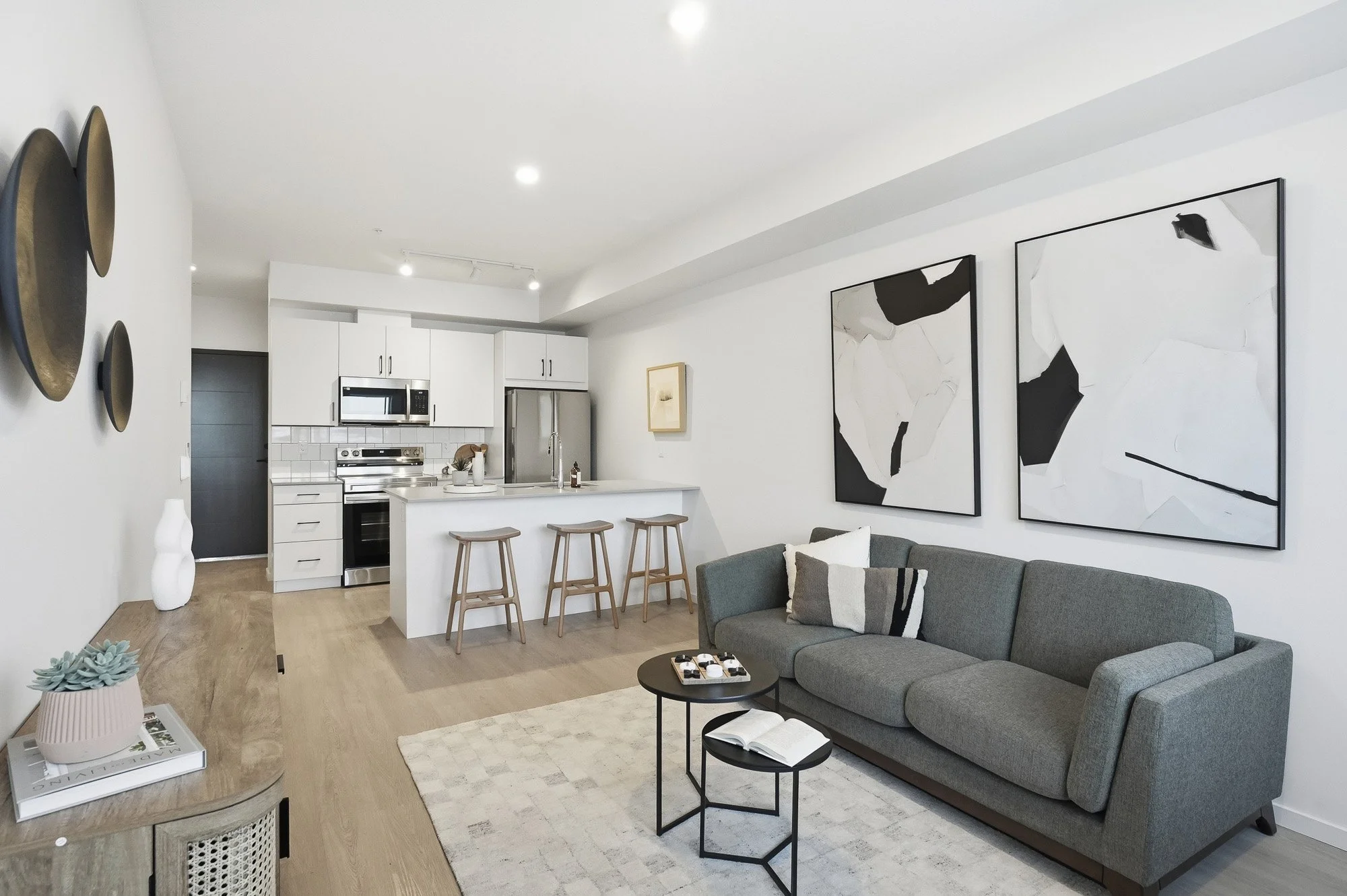 102-2535 Meadows Pkwy - Arbutus Properties-02.jpg