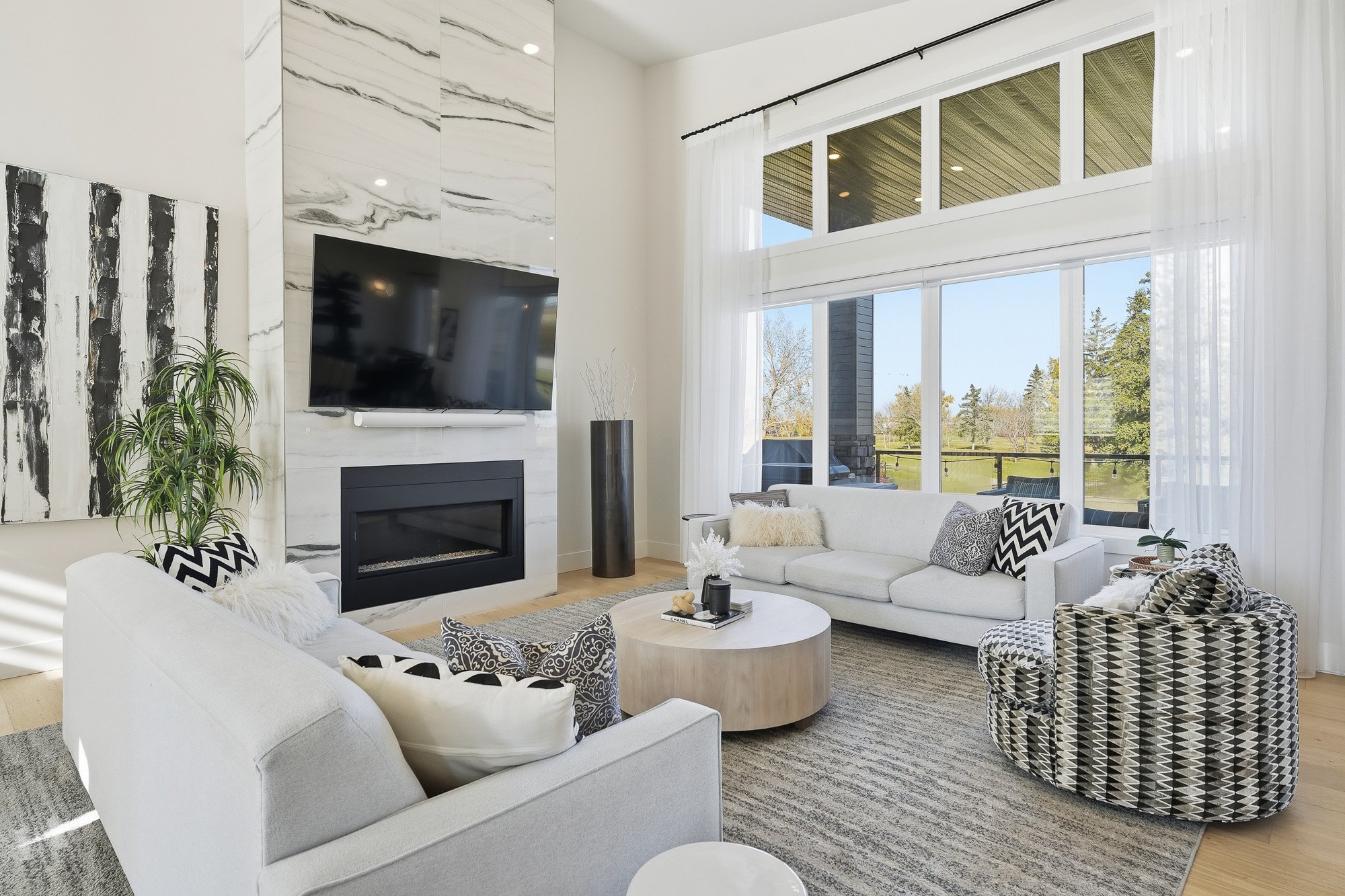 100 Greenbryre Crescent North - Dawn Foord-08.jpg