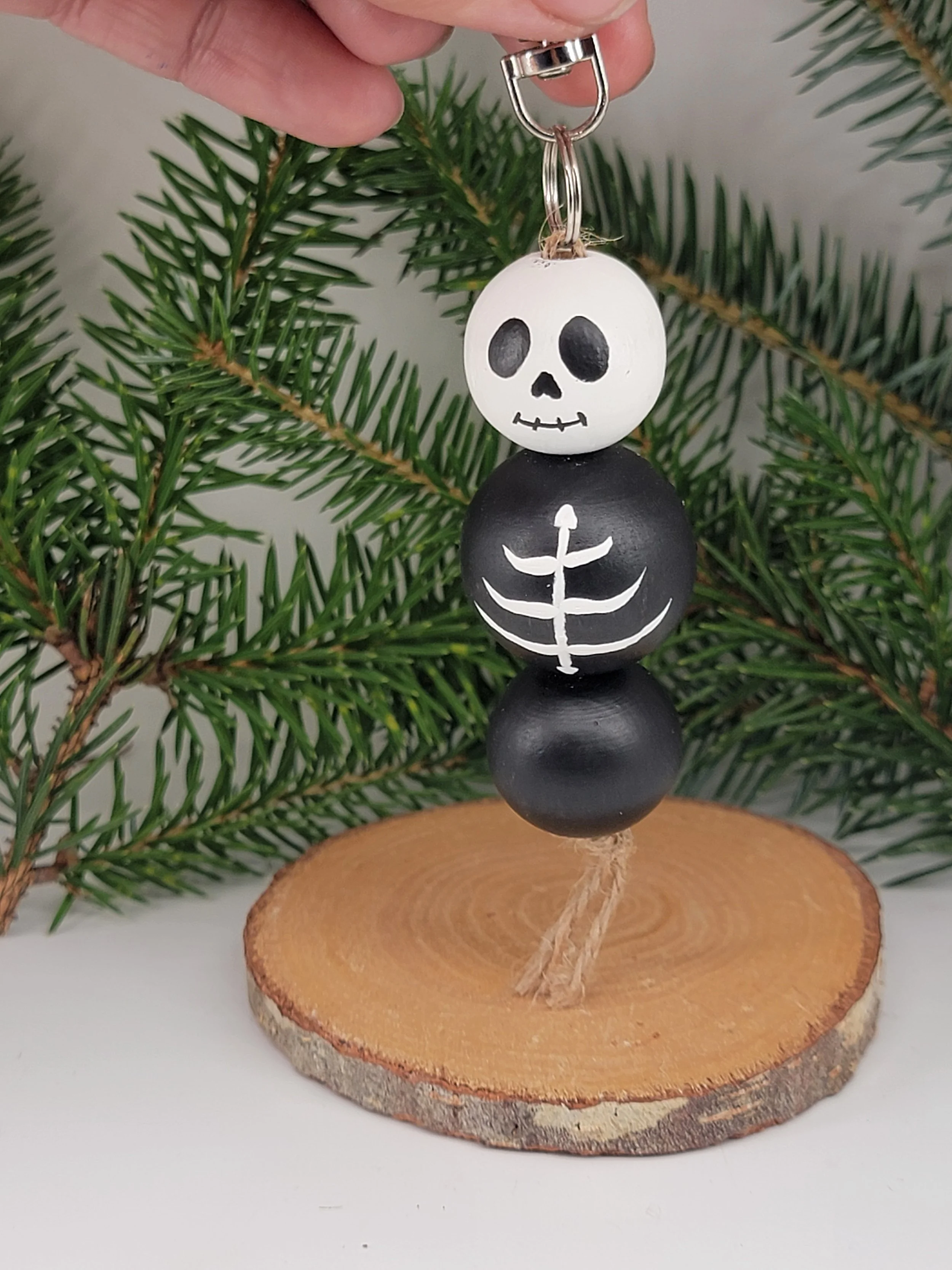Hand Painted Skeleton Wood Bead Keychain – Cute Spooky Skull Keychain